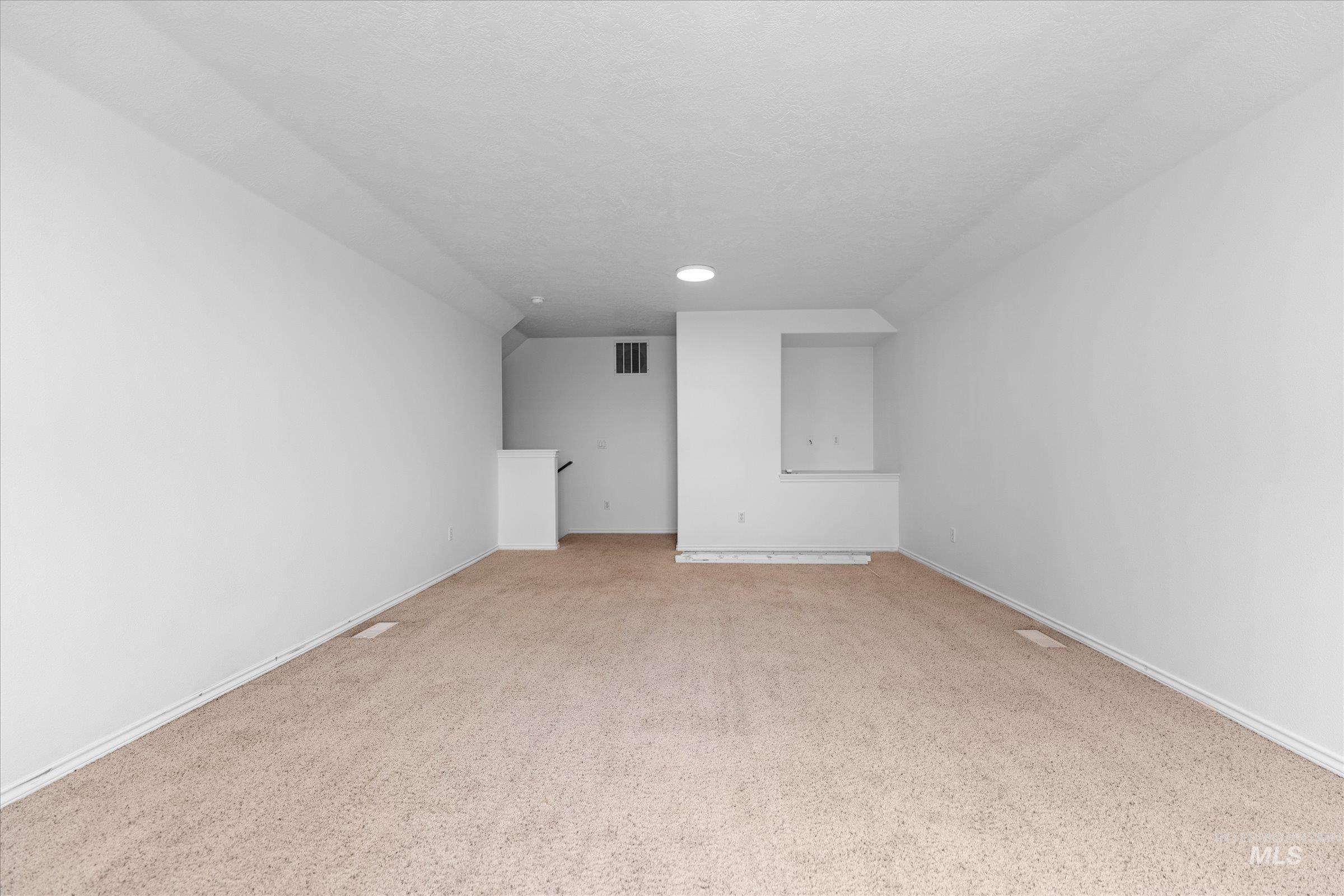 property viewer photo 20
