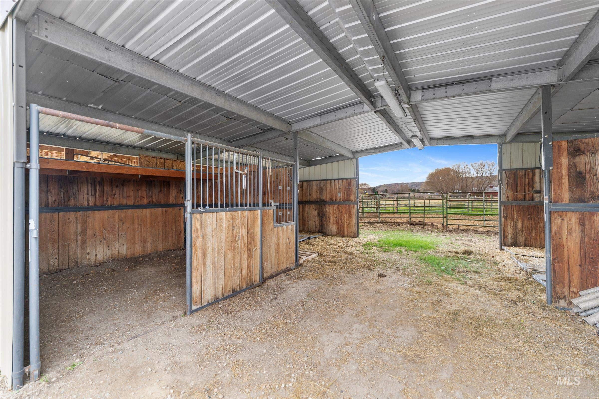 property viewer photo 25