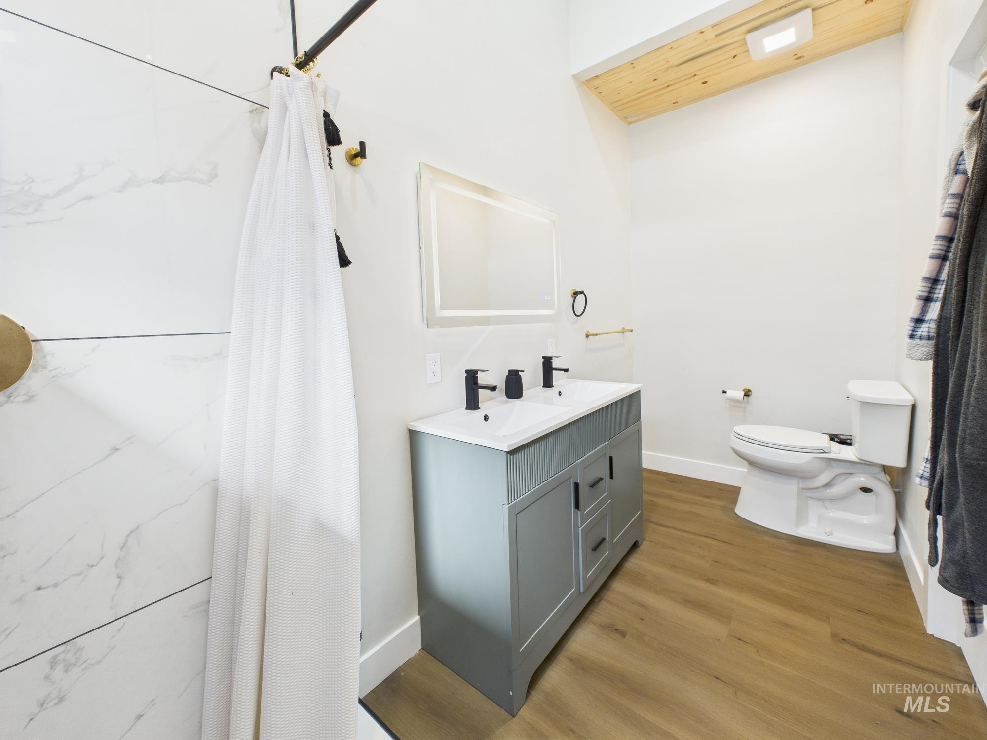 property viewer photo 19