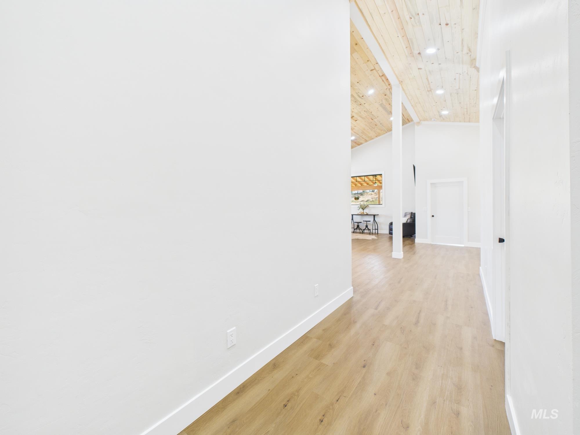 property viewer photo 24