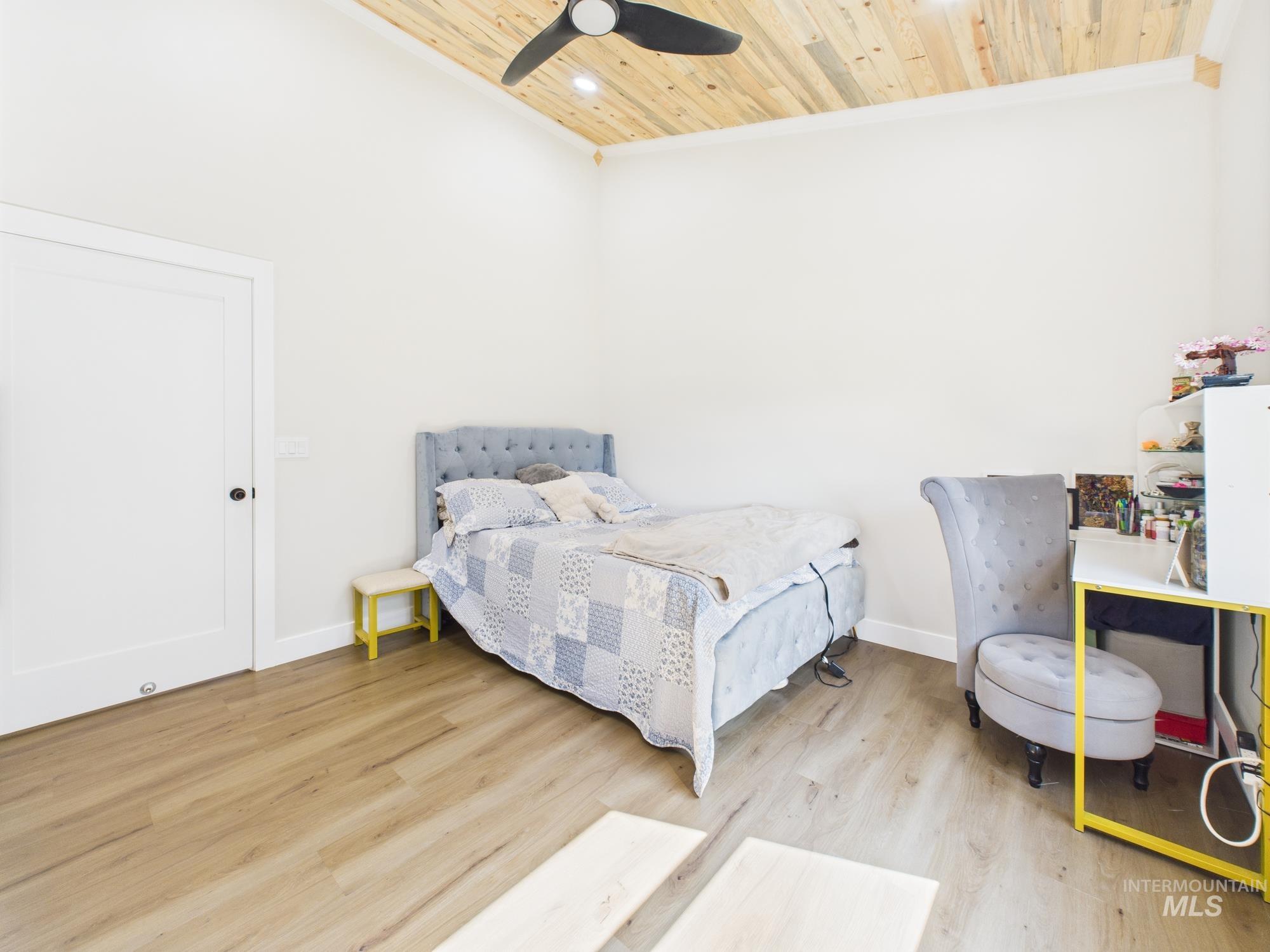 property viewer photo 26