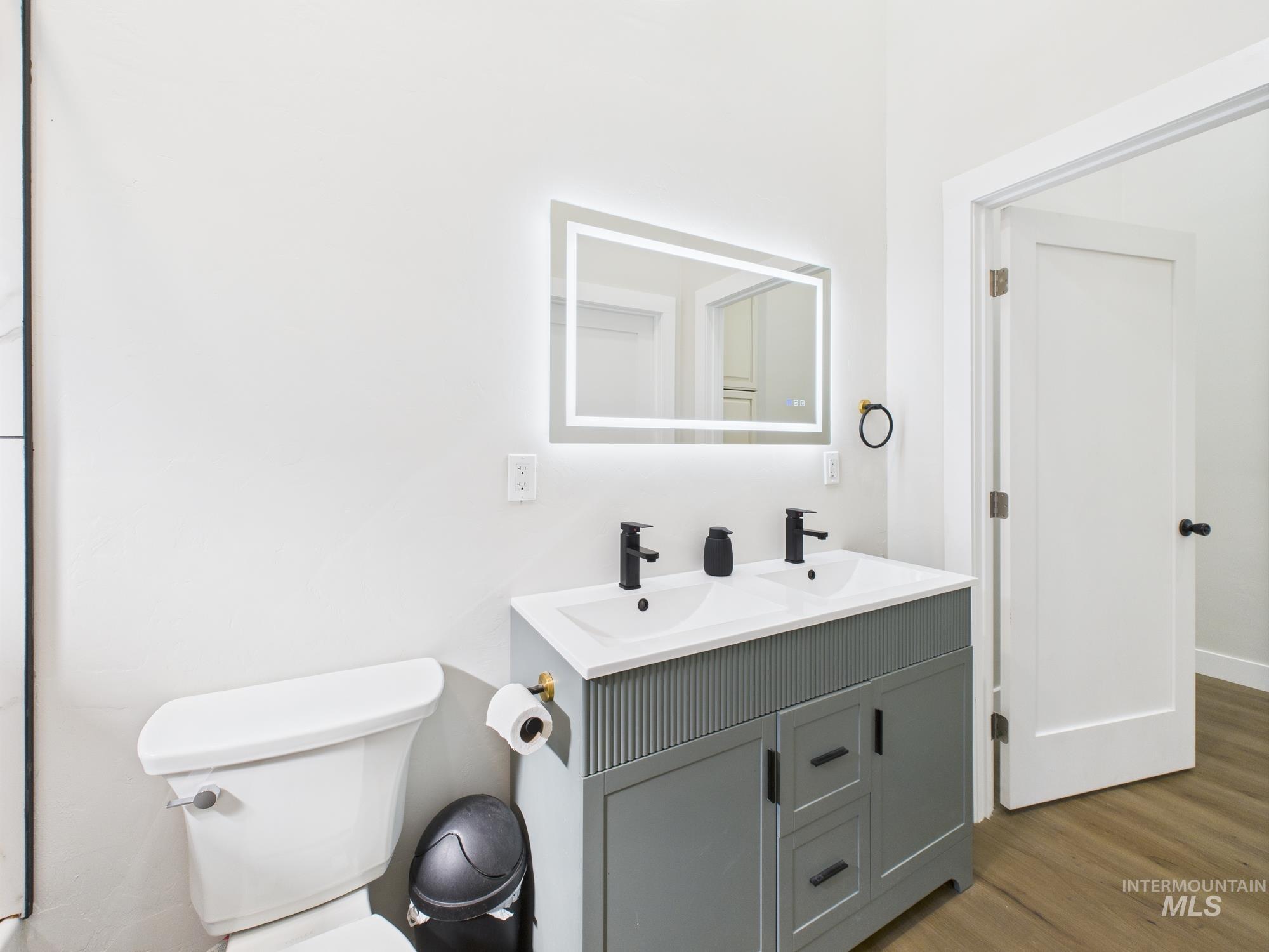 property viewer photo 31