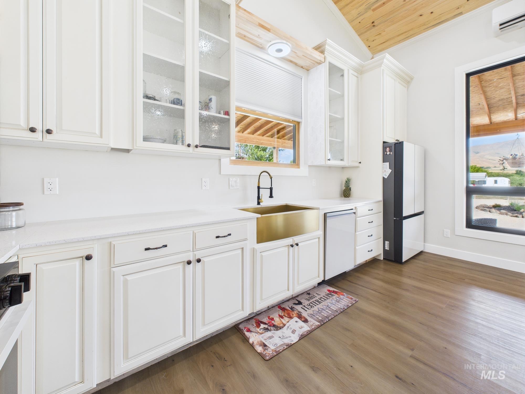 property viewer photo 7