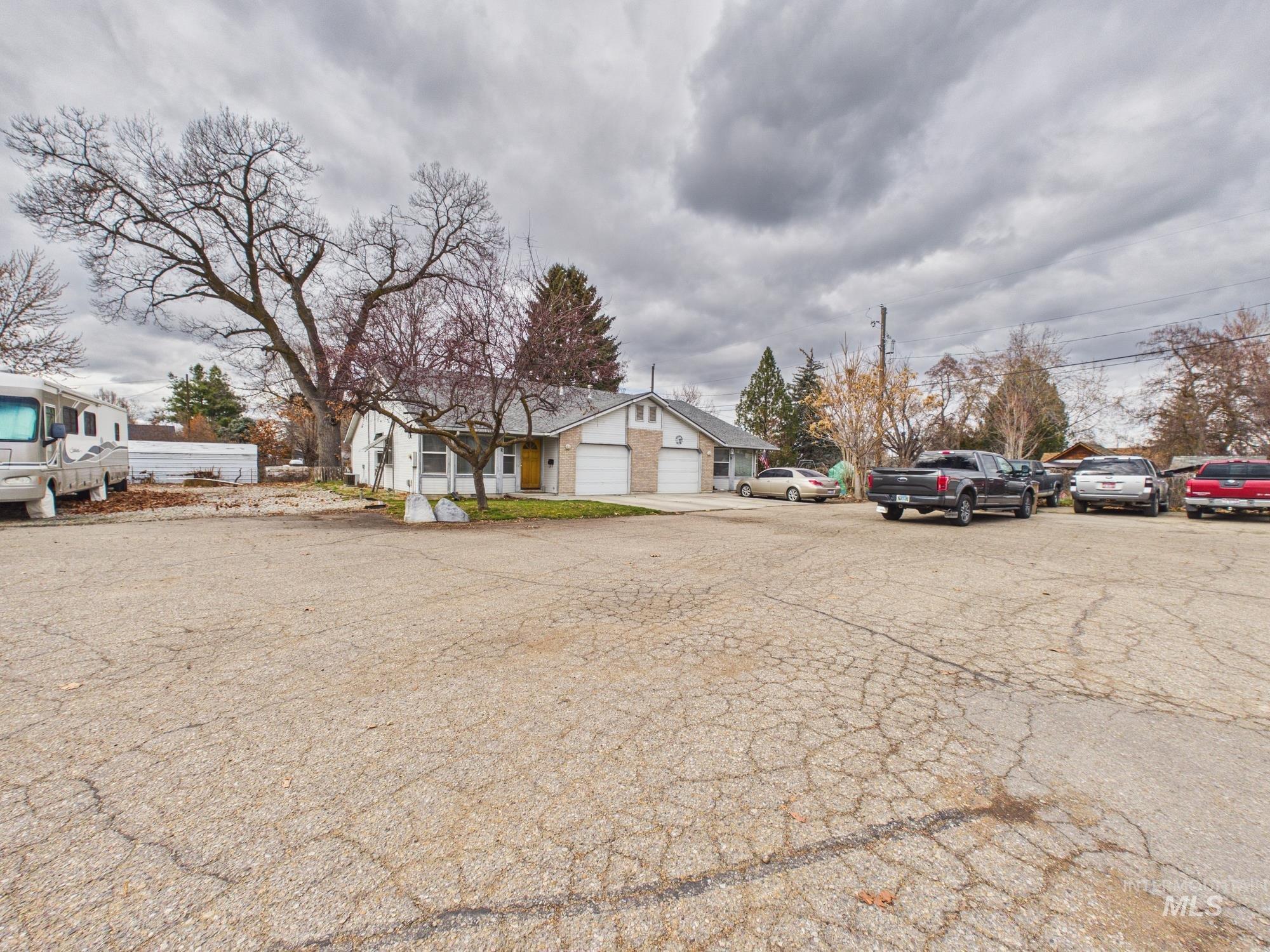 main property photo 38