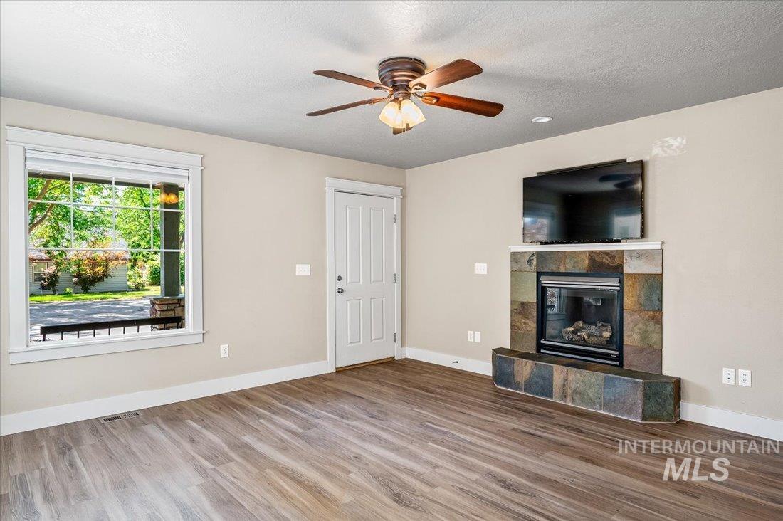 property viewer photo 2