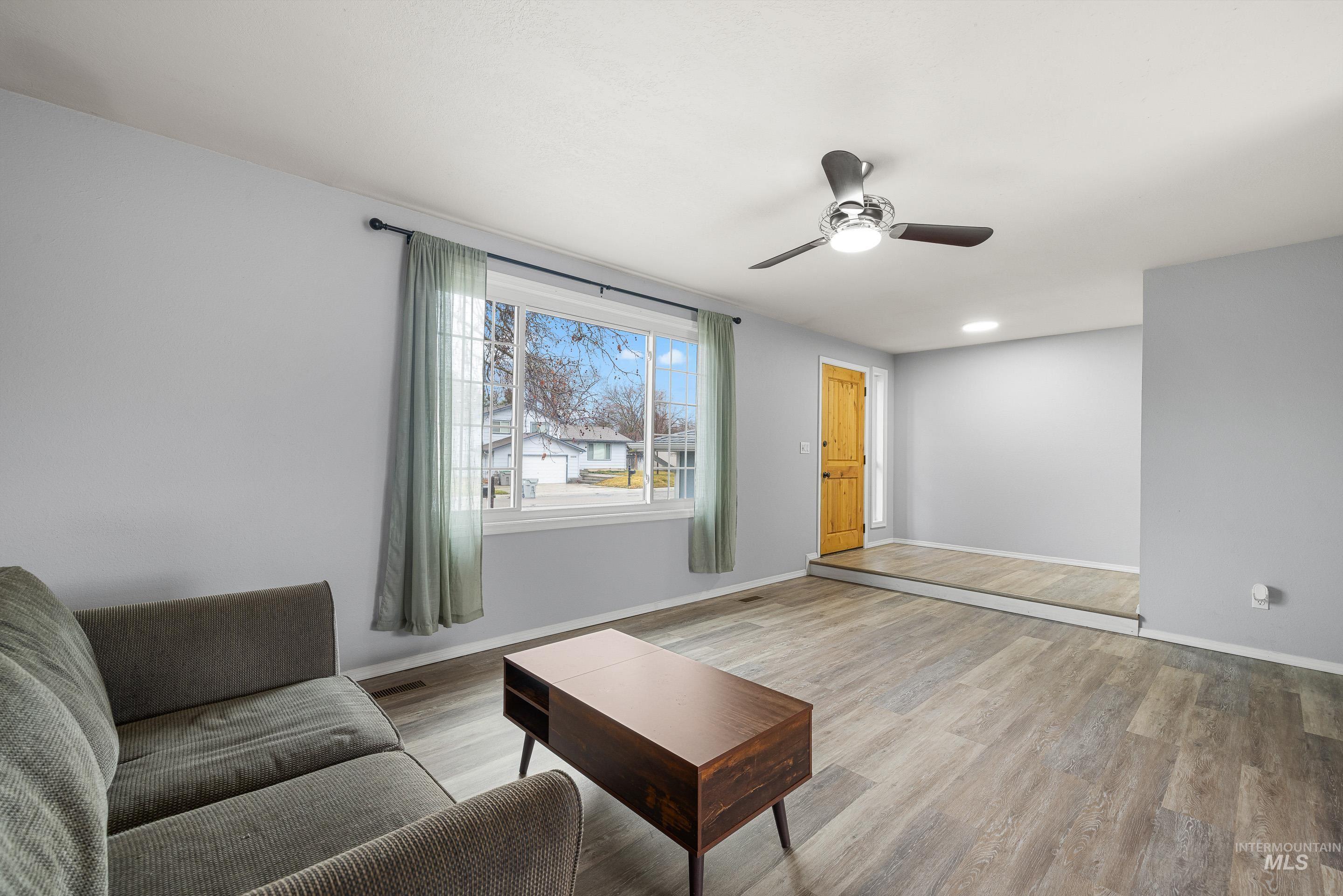 property viewer photo 6
