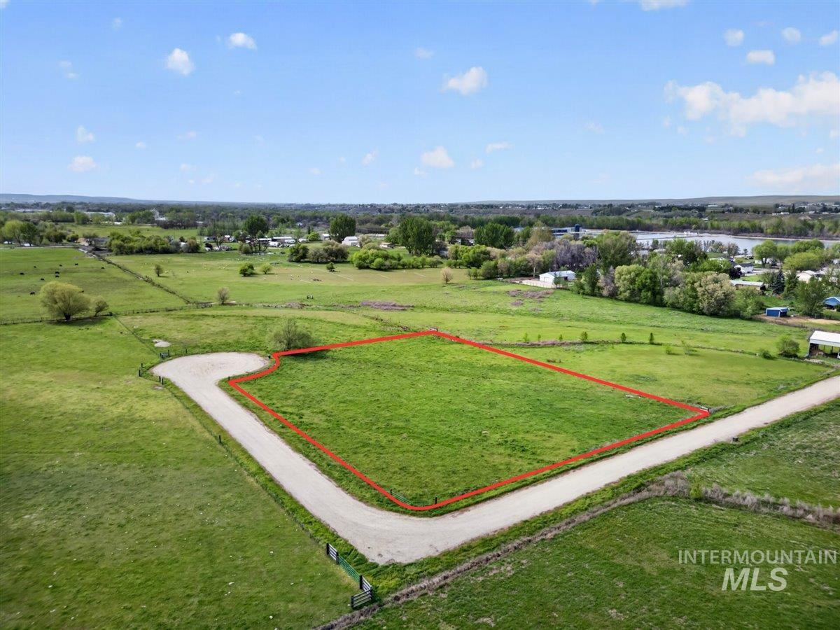 main property photo 11