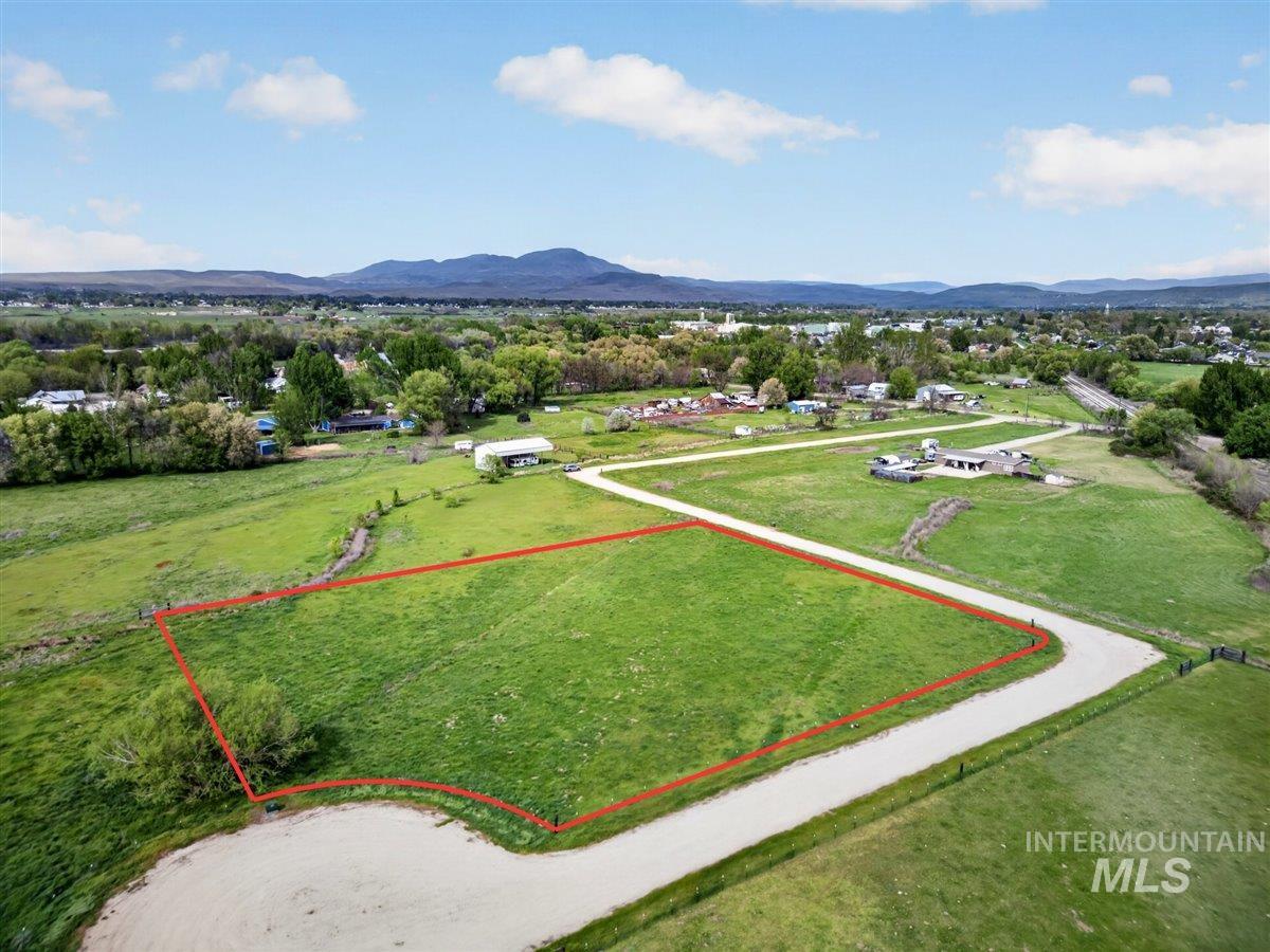 main property photo 12