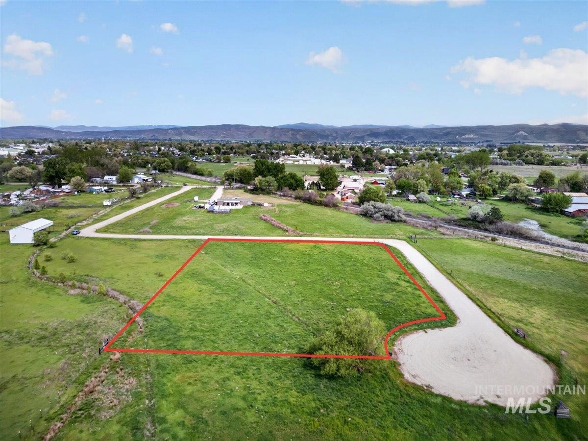main property photo 13