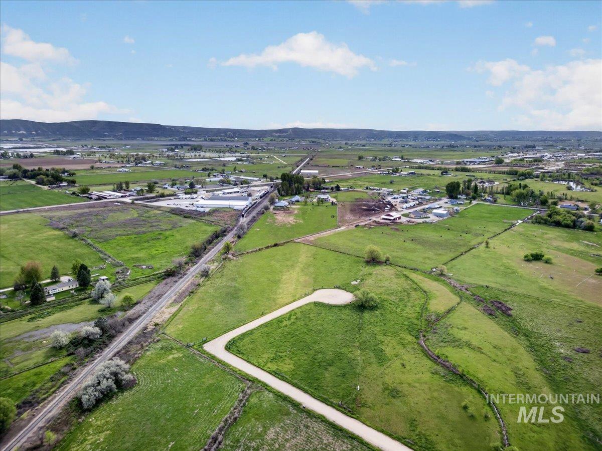main property photo 37