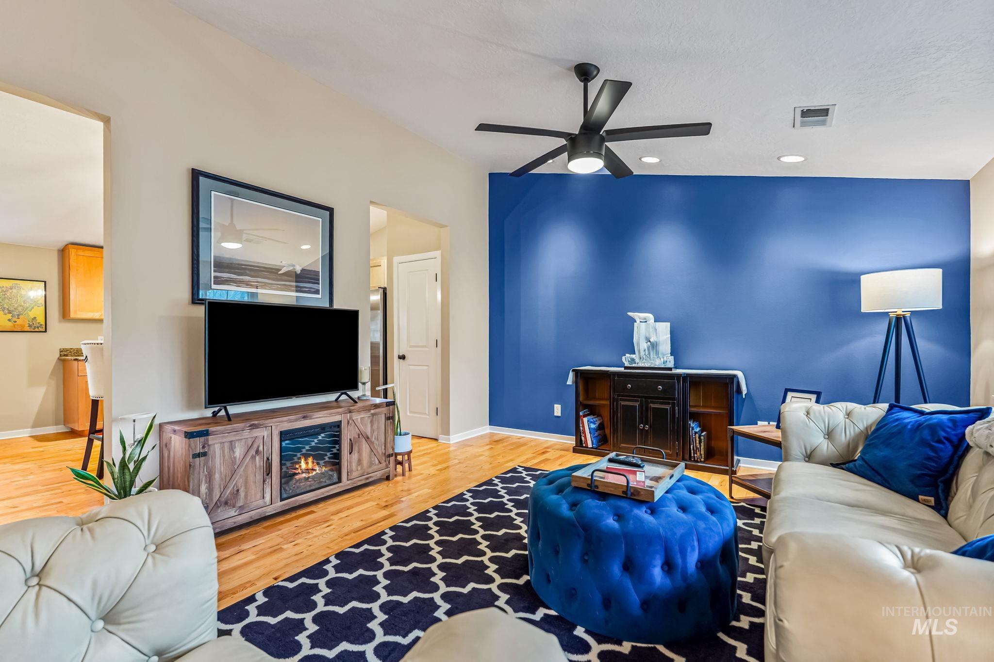 property viewer photo 5