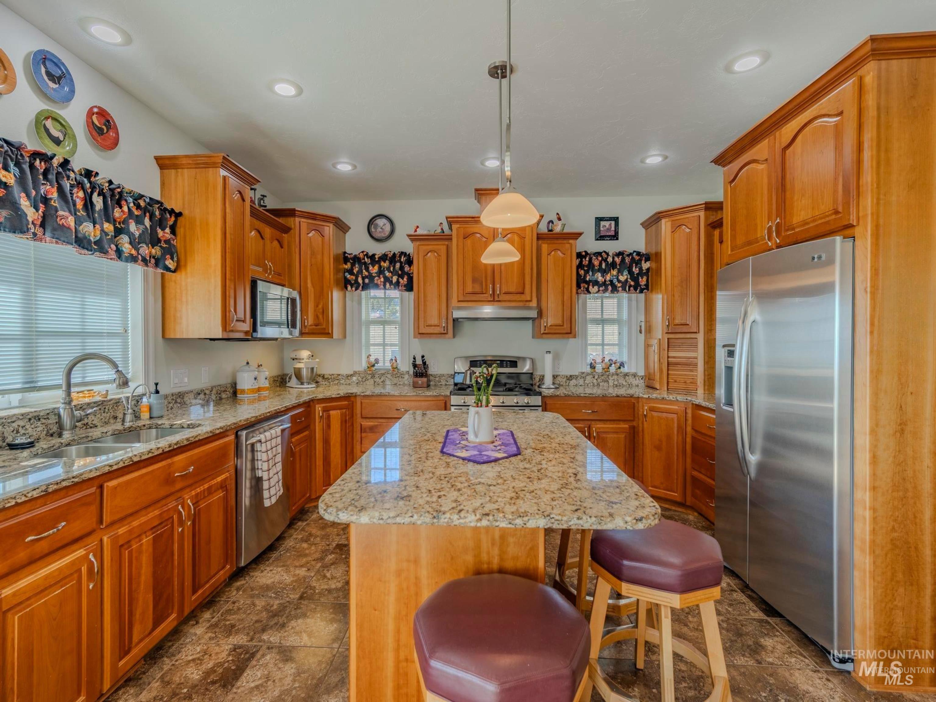main property photo 16