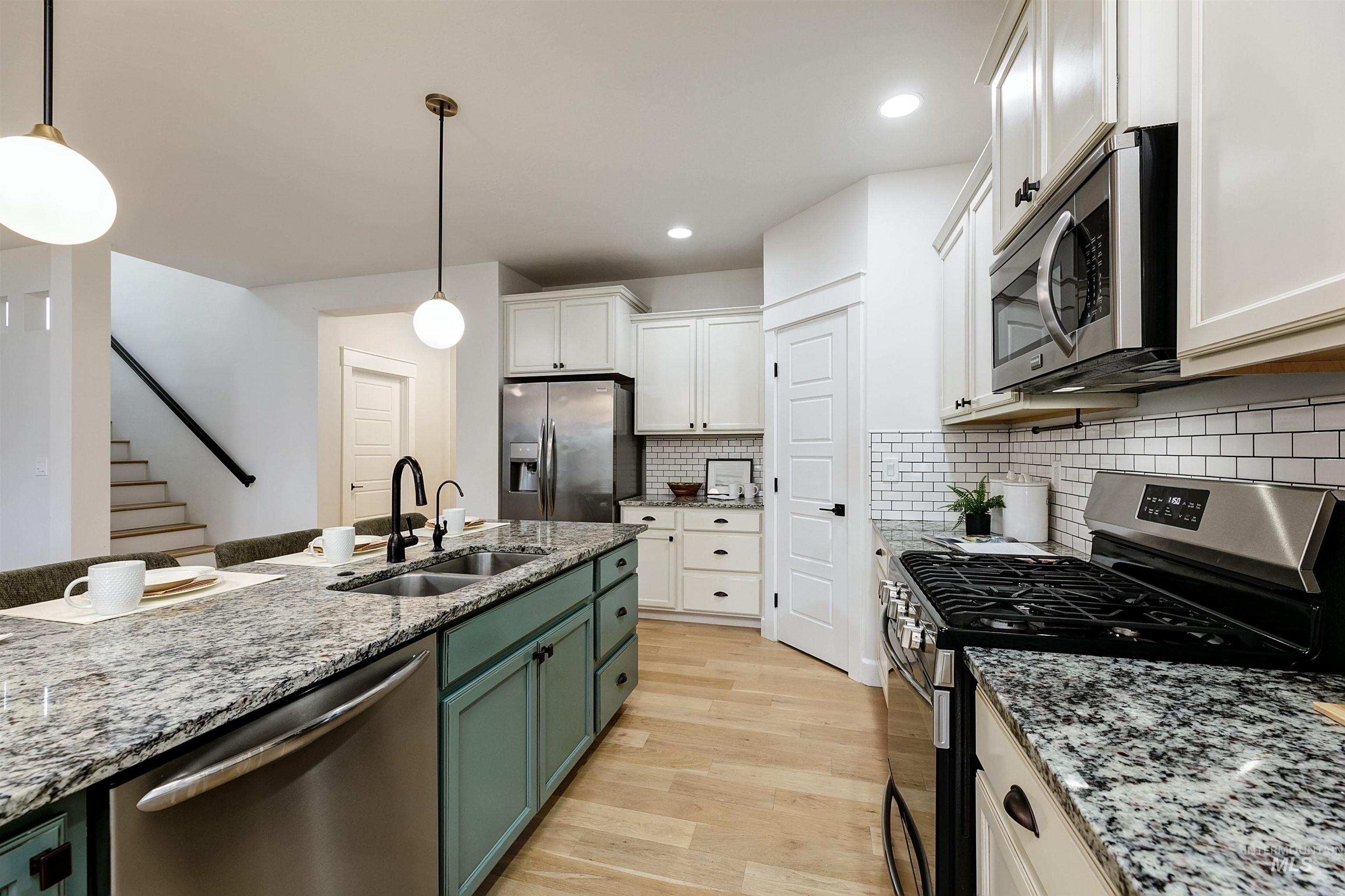 property viewer photo 7