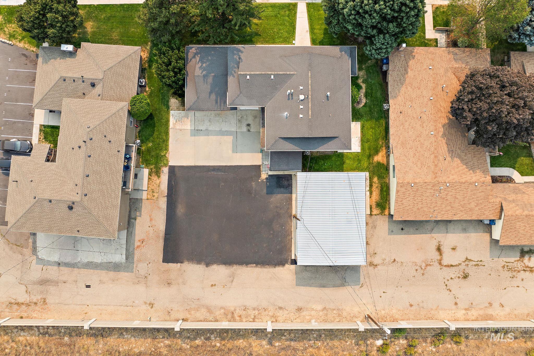 main property photo 24