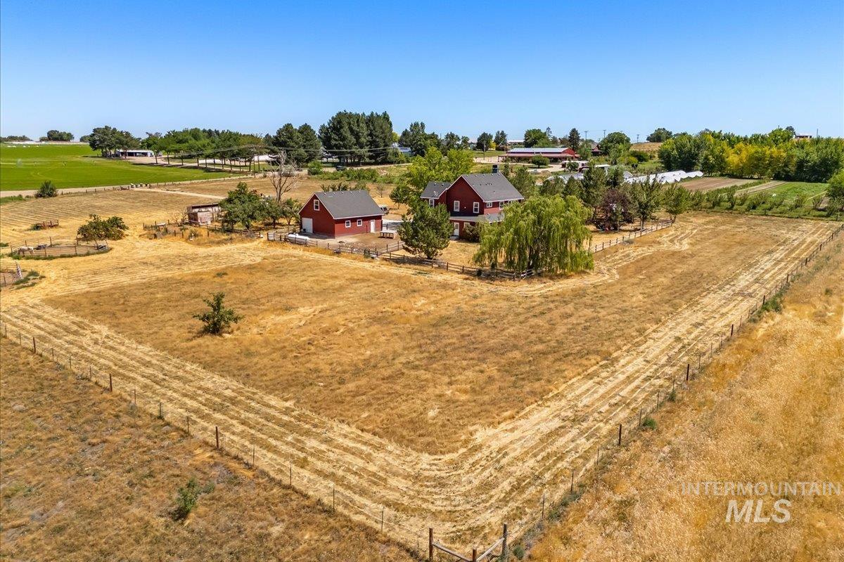 main property photo 9