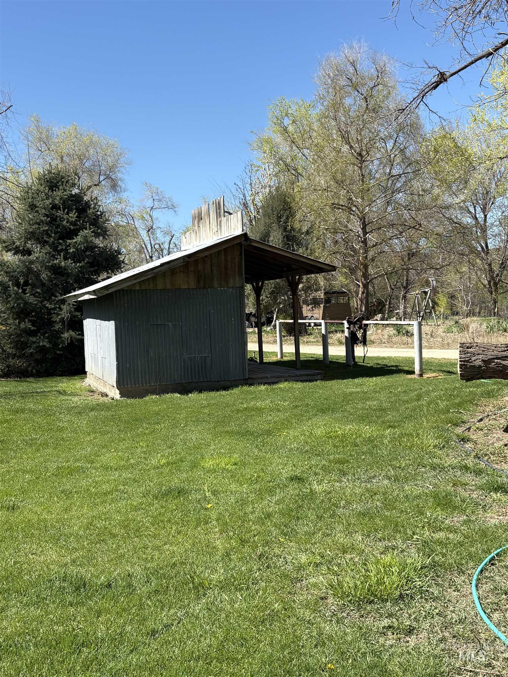 main property photo 12