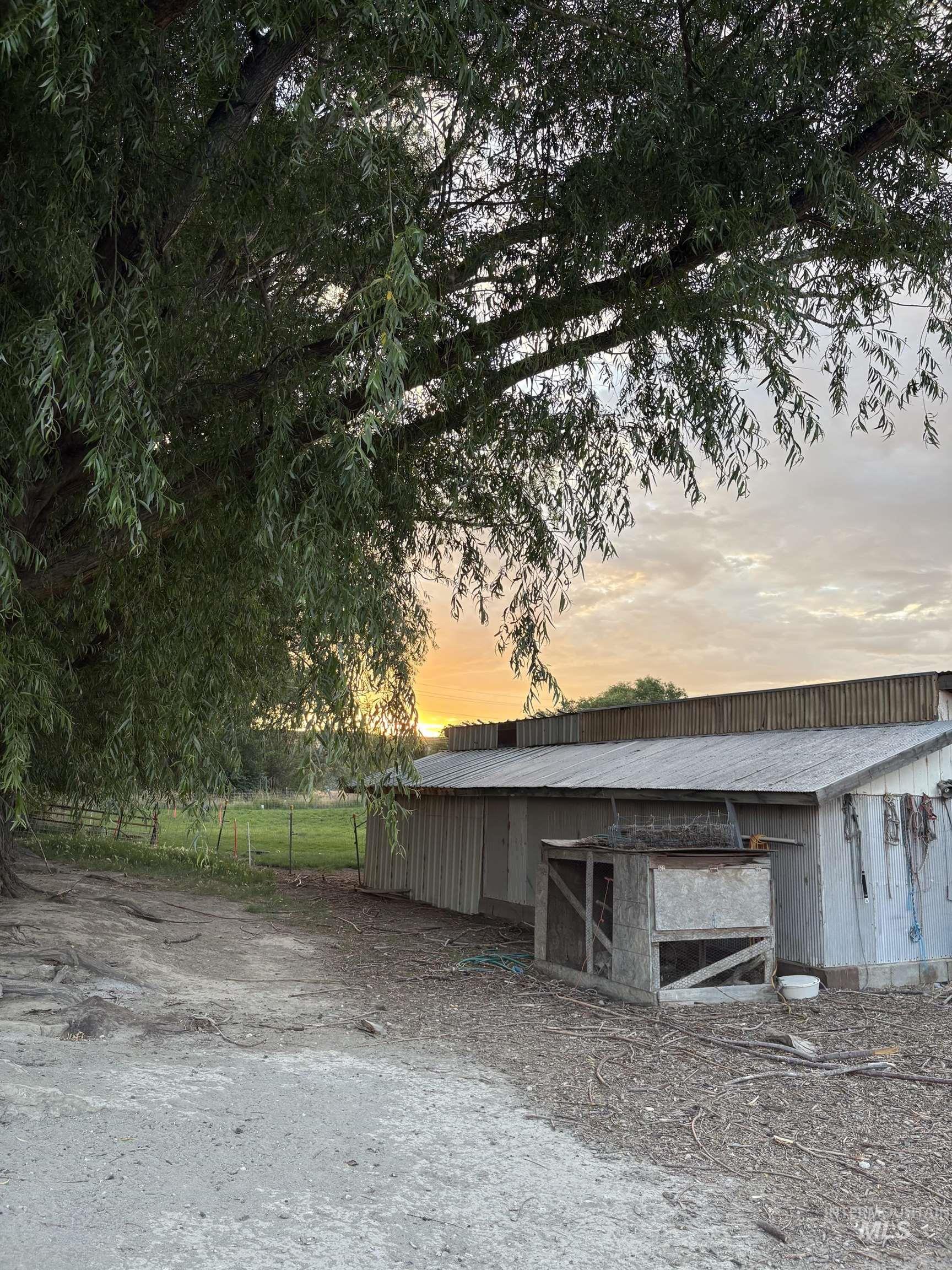 main property photo 17