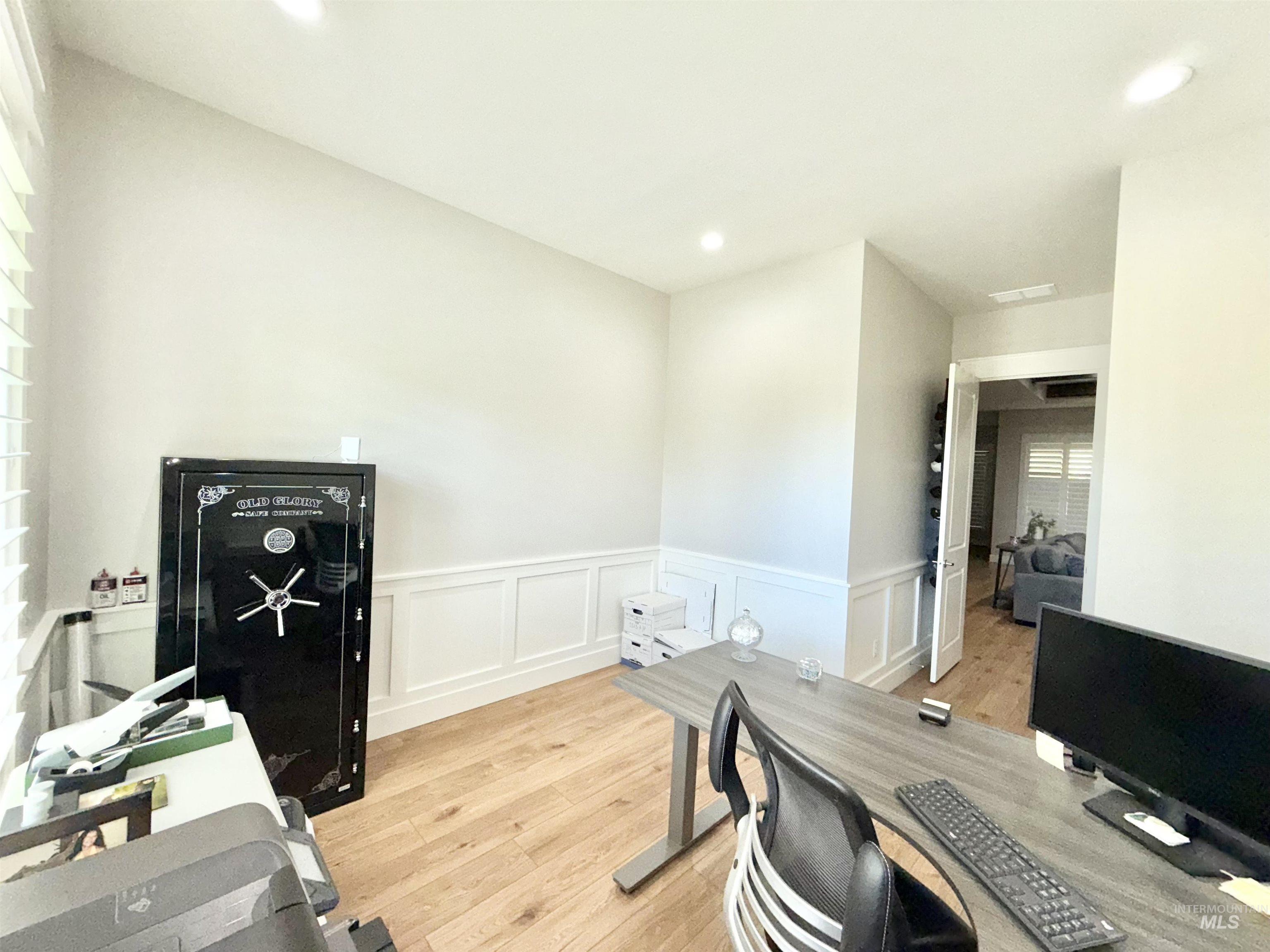 property viewer photo 18