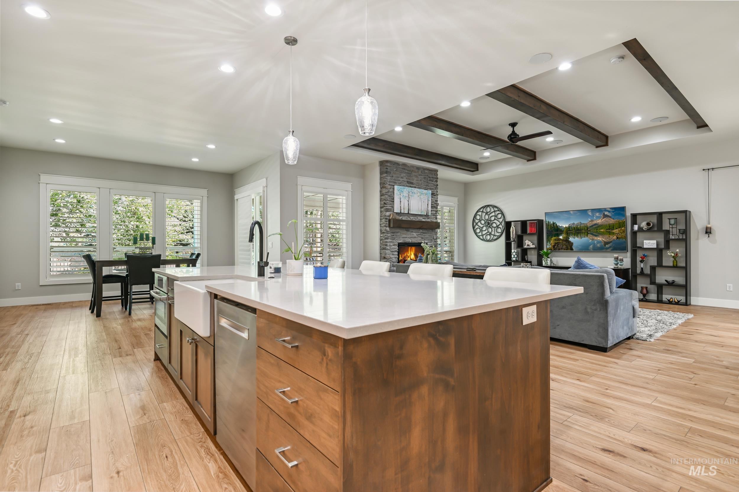 property viewer photo 20