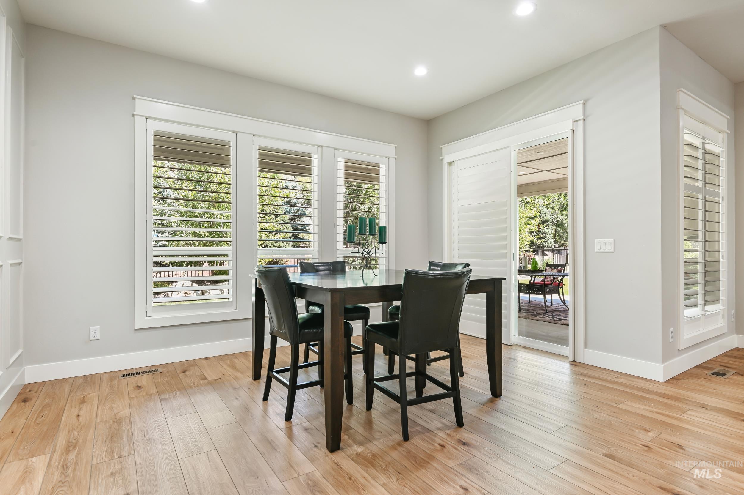 property viewer photo 23