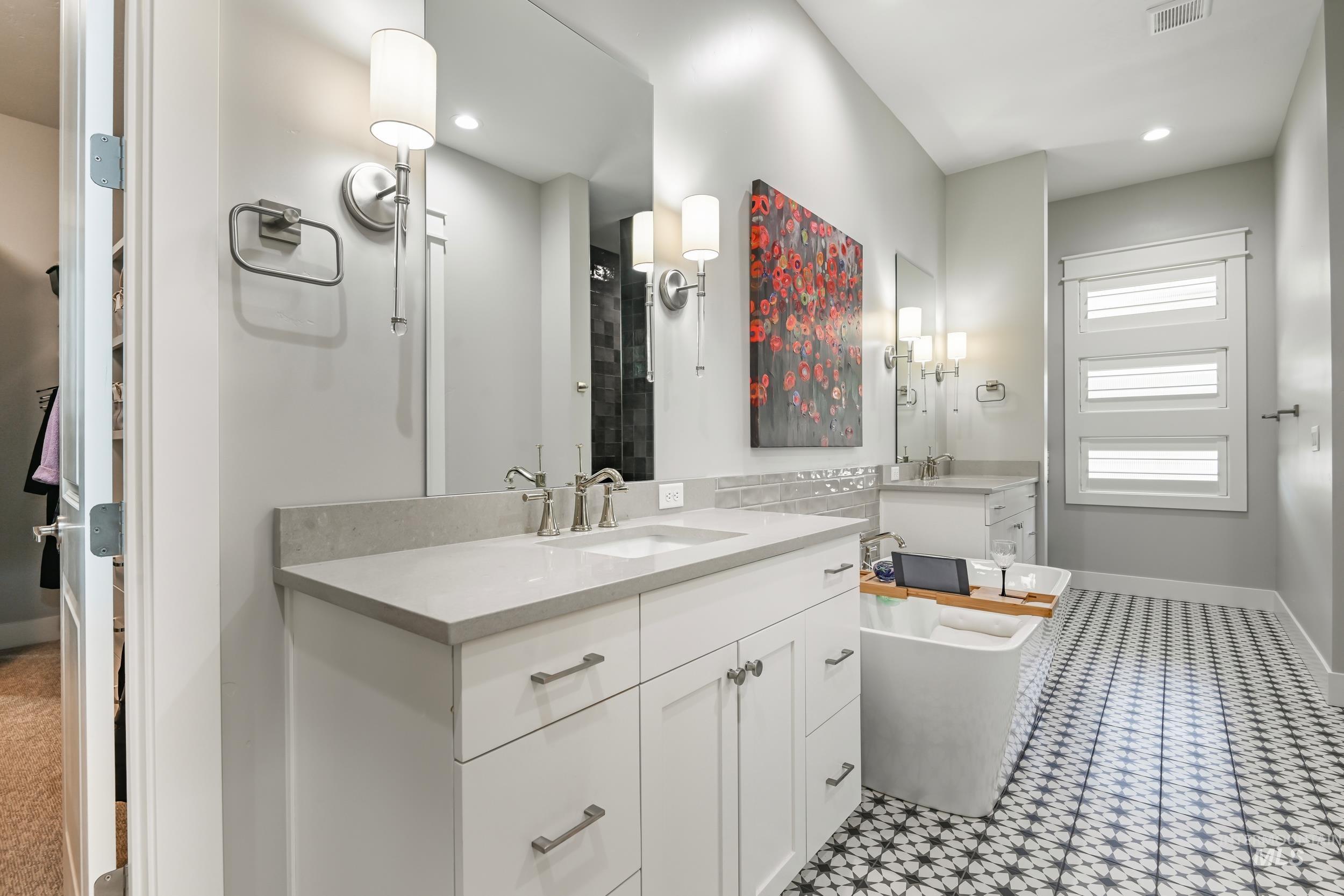 property viewer photo 35