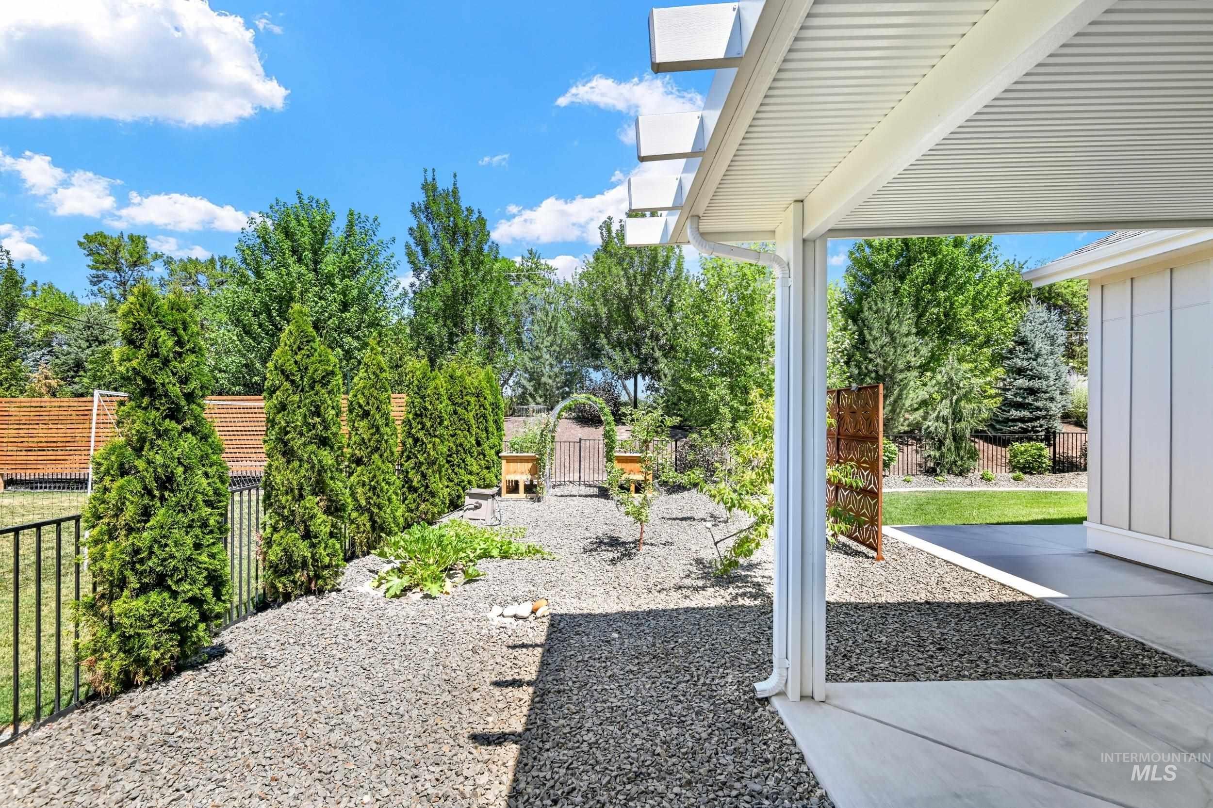 property viewer photo 38