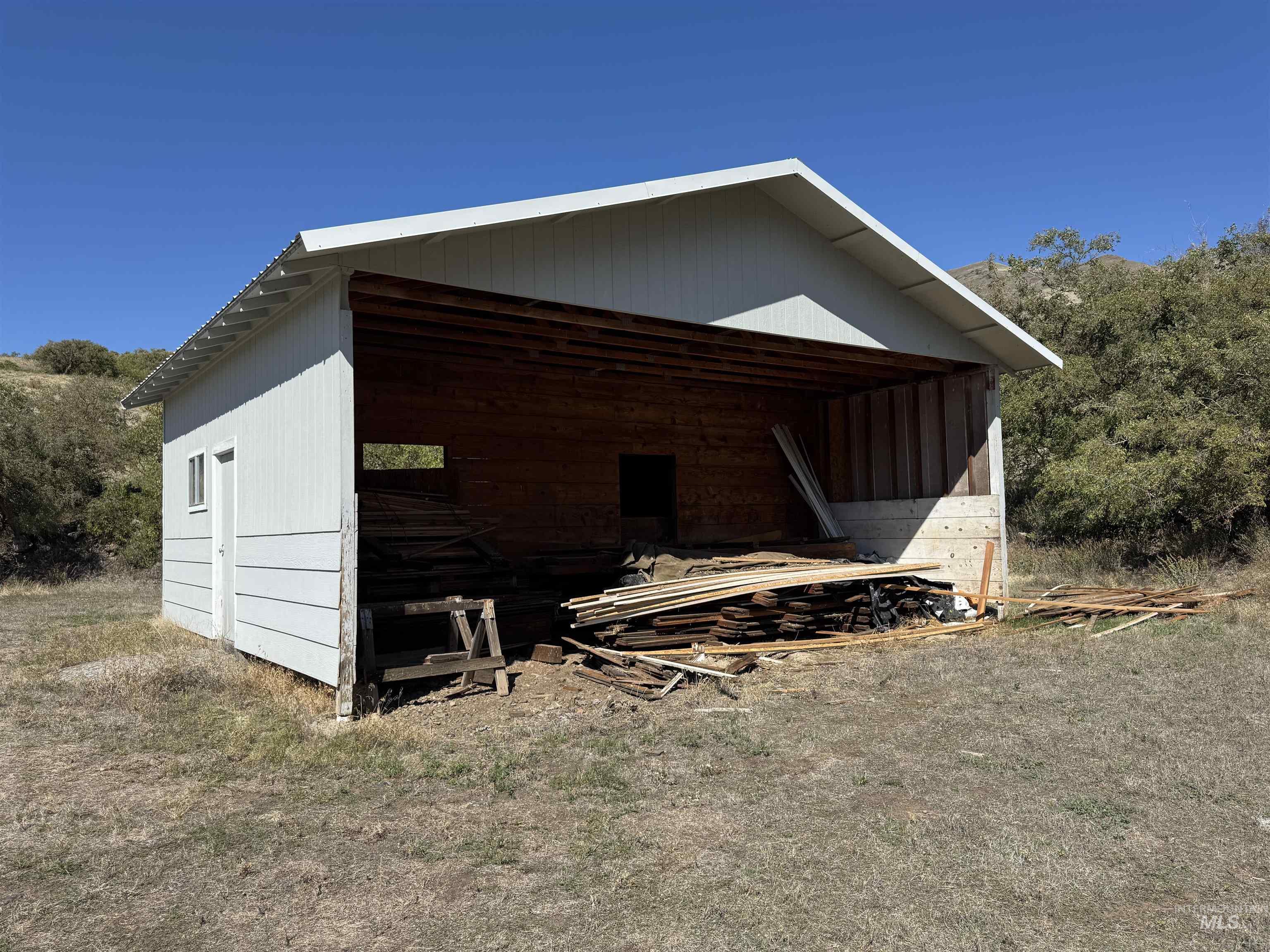 main property photo 36