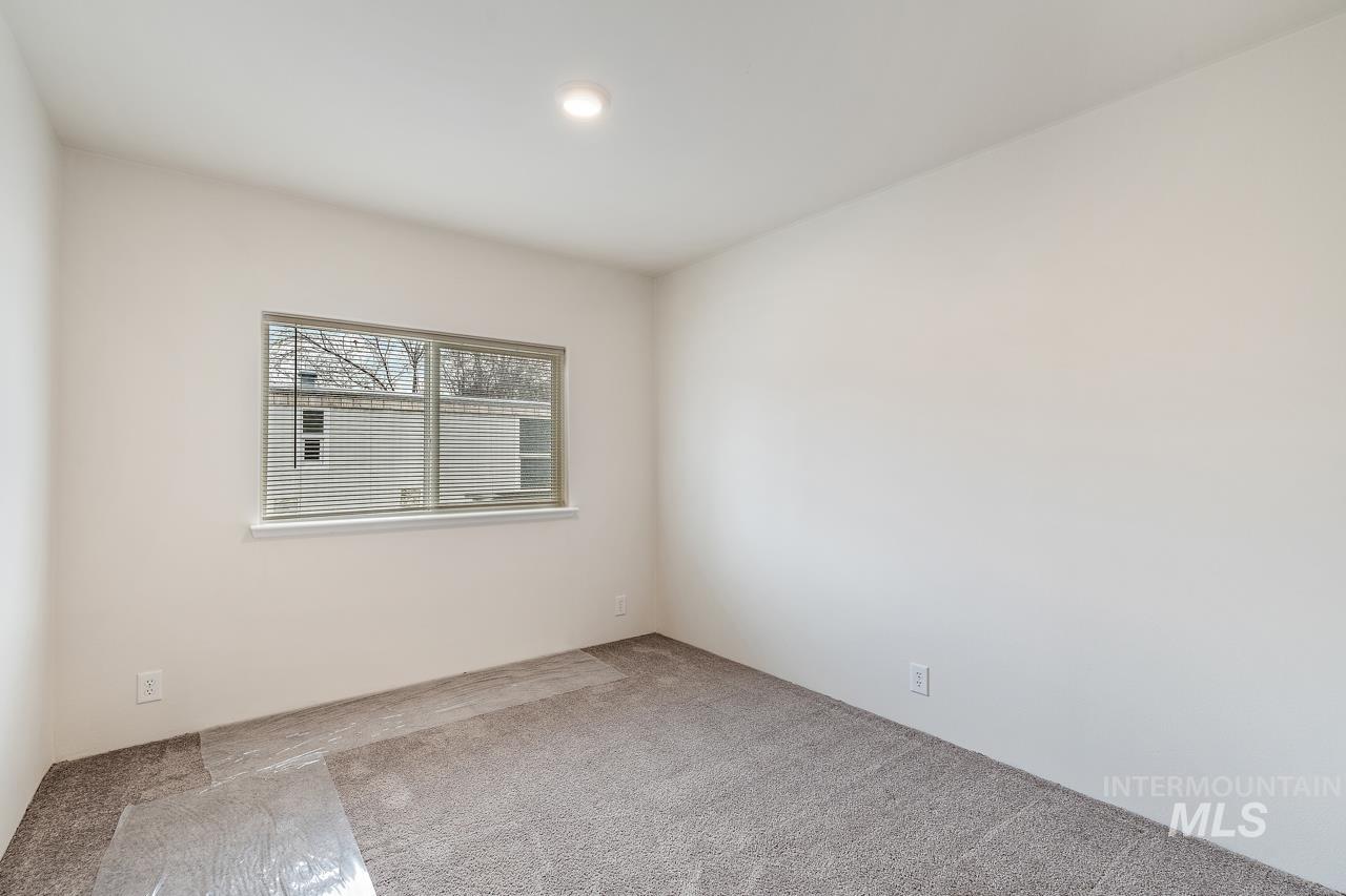 property viewer photo 16