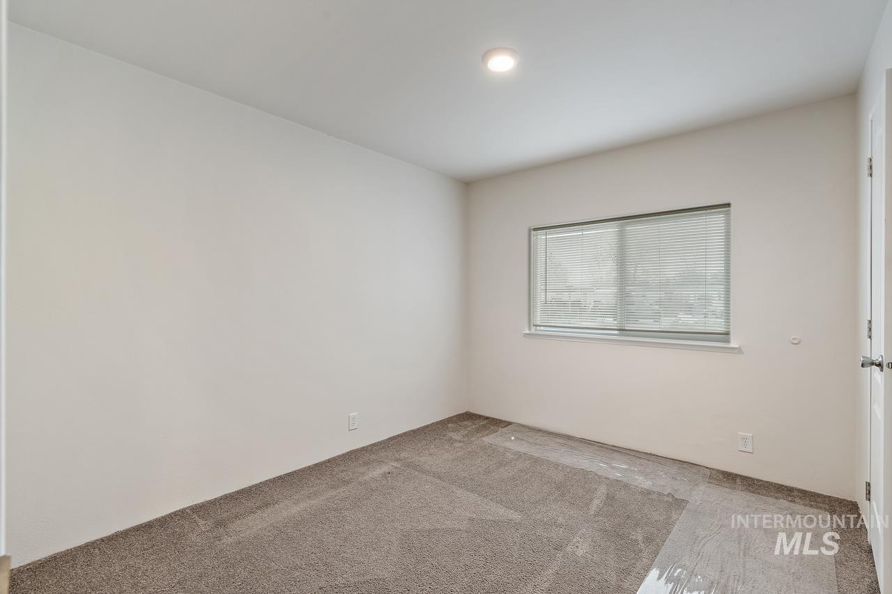 property viewer photo 19