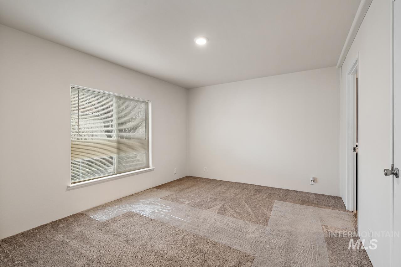 property viewer photo 2