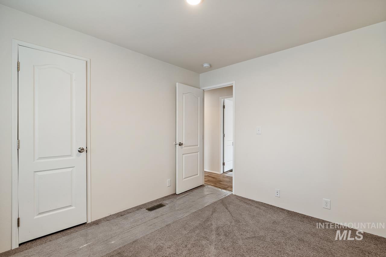 property viewer photo 20