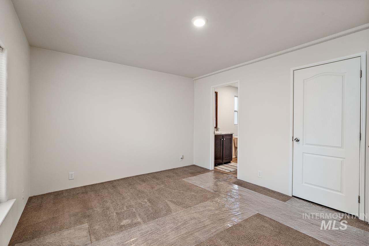 property viewer photo 3