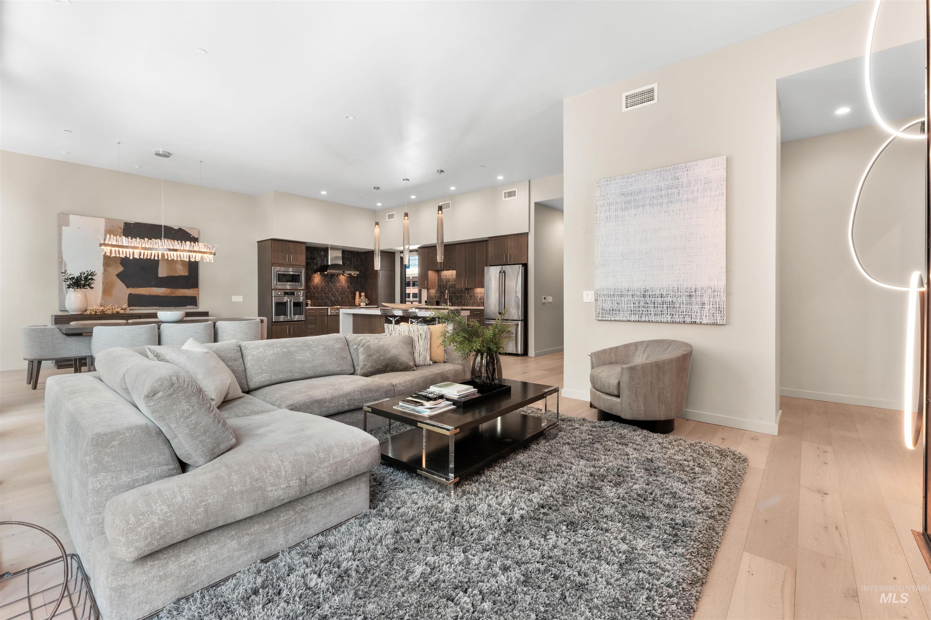 property viewer photo 18