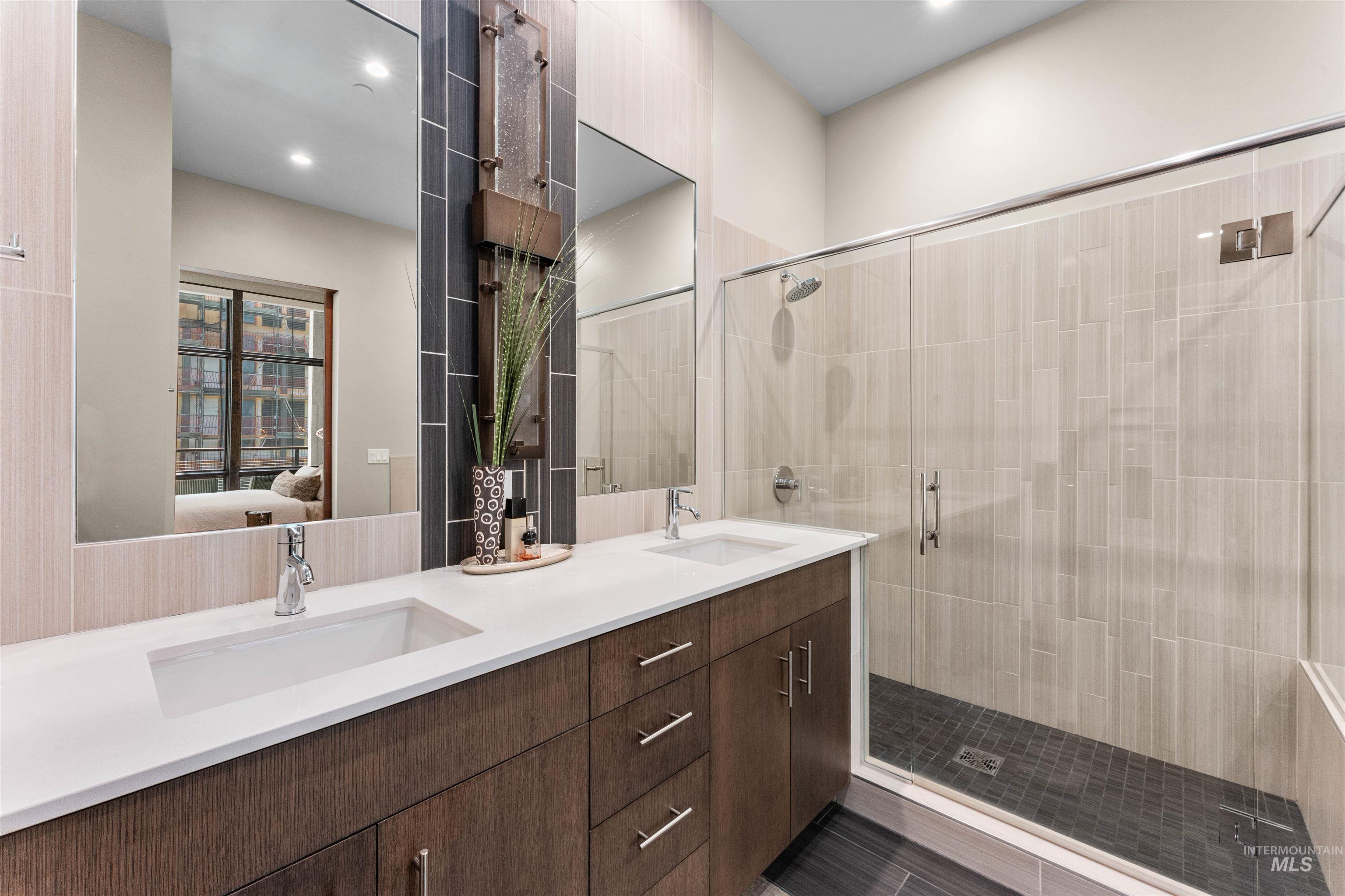 property viewer photo 24