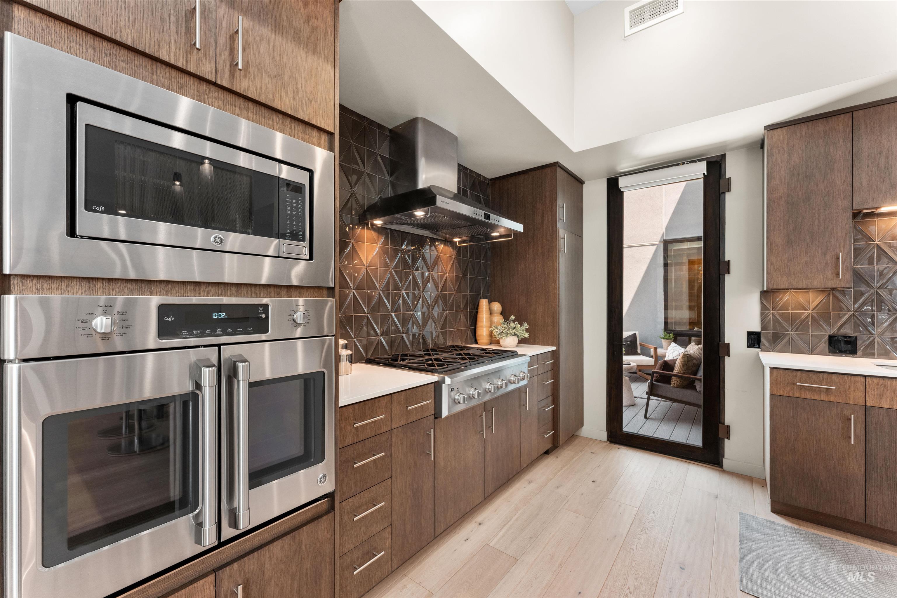 property viewer photo 9