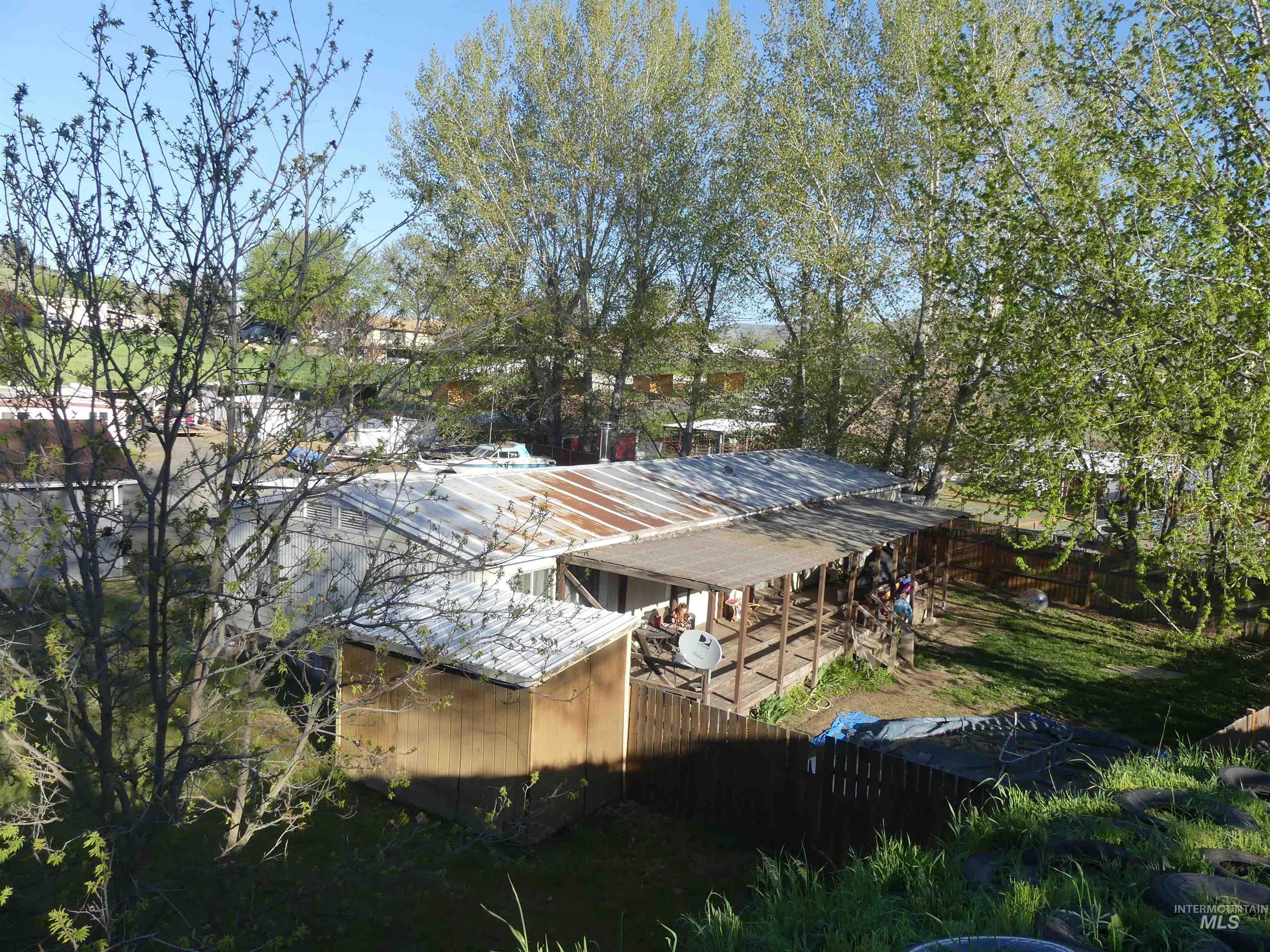 main property photo 10