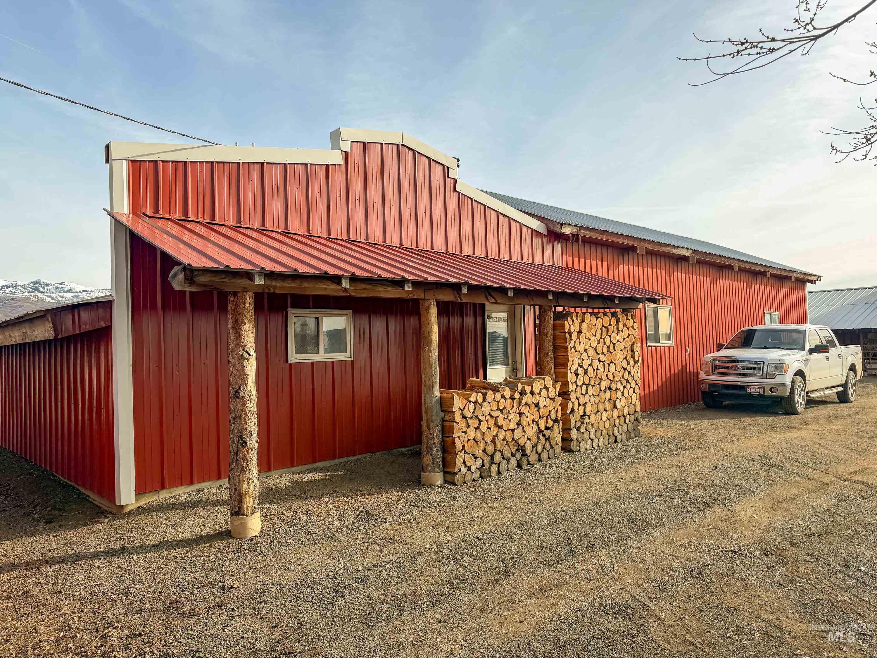 main property photo 25