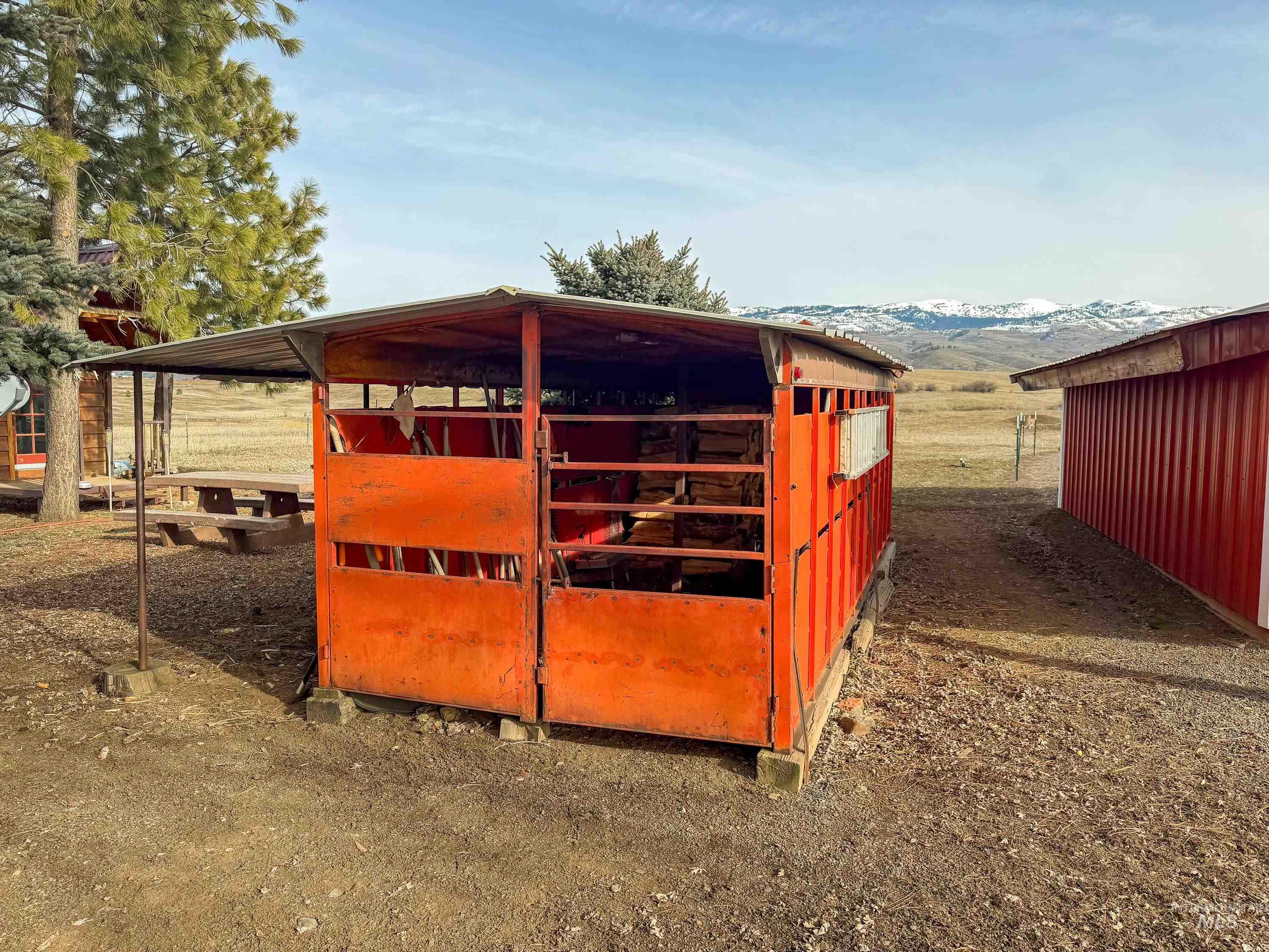 main property photo 28