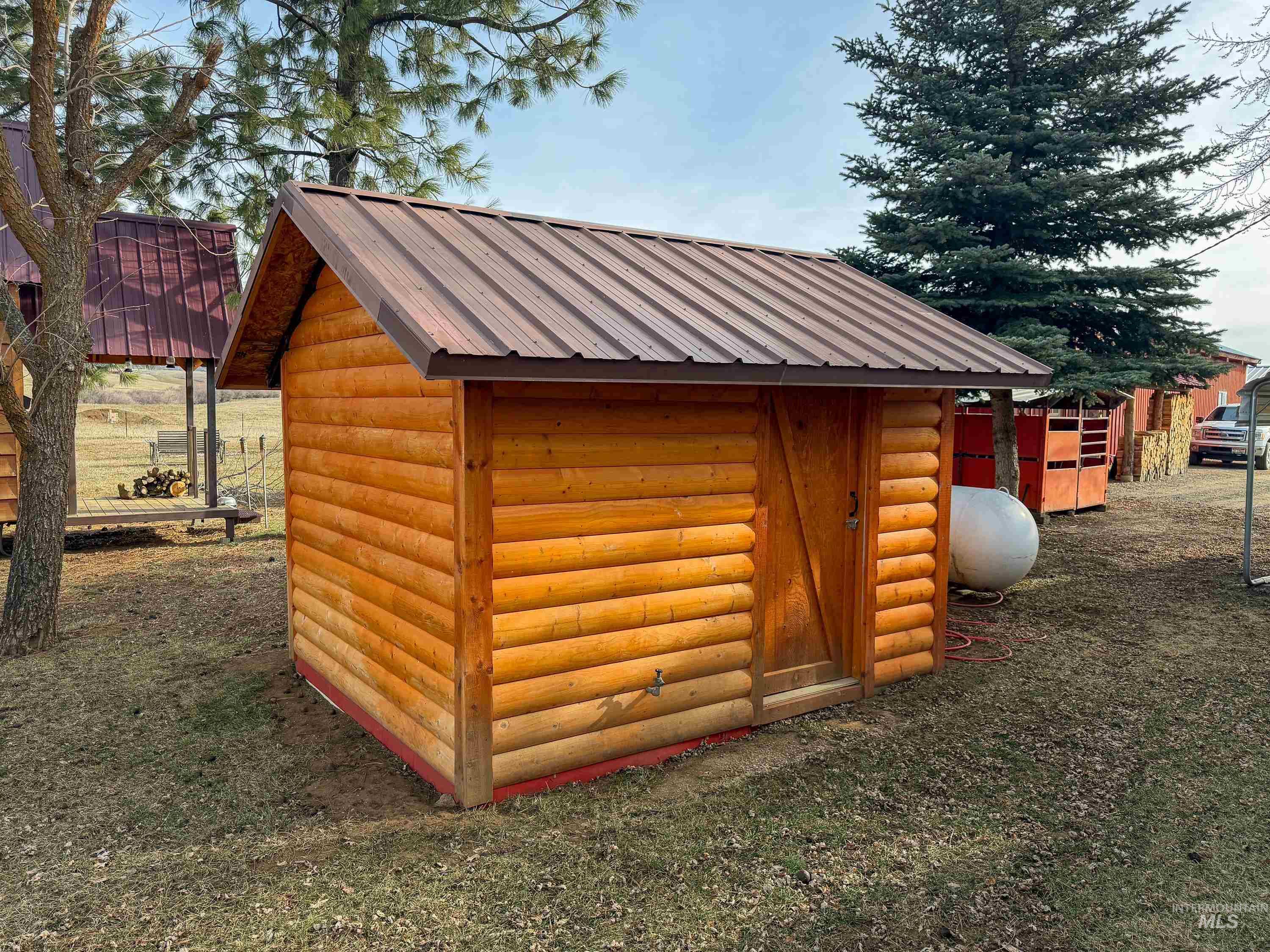 main property photo 33