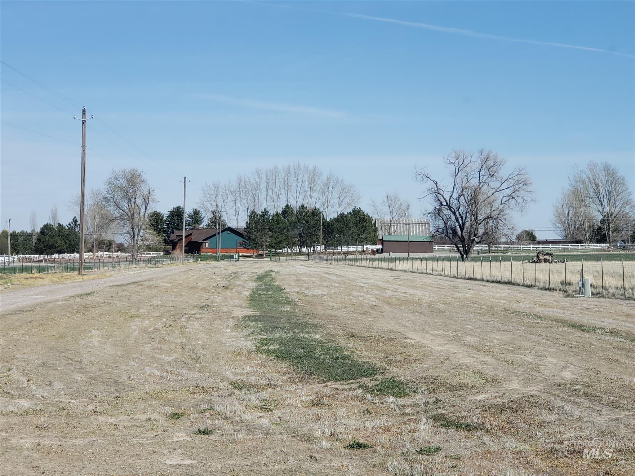 main property photo 11