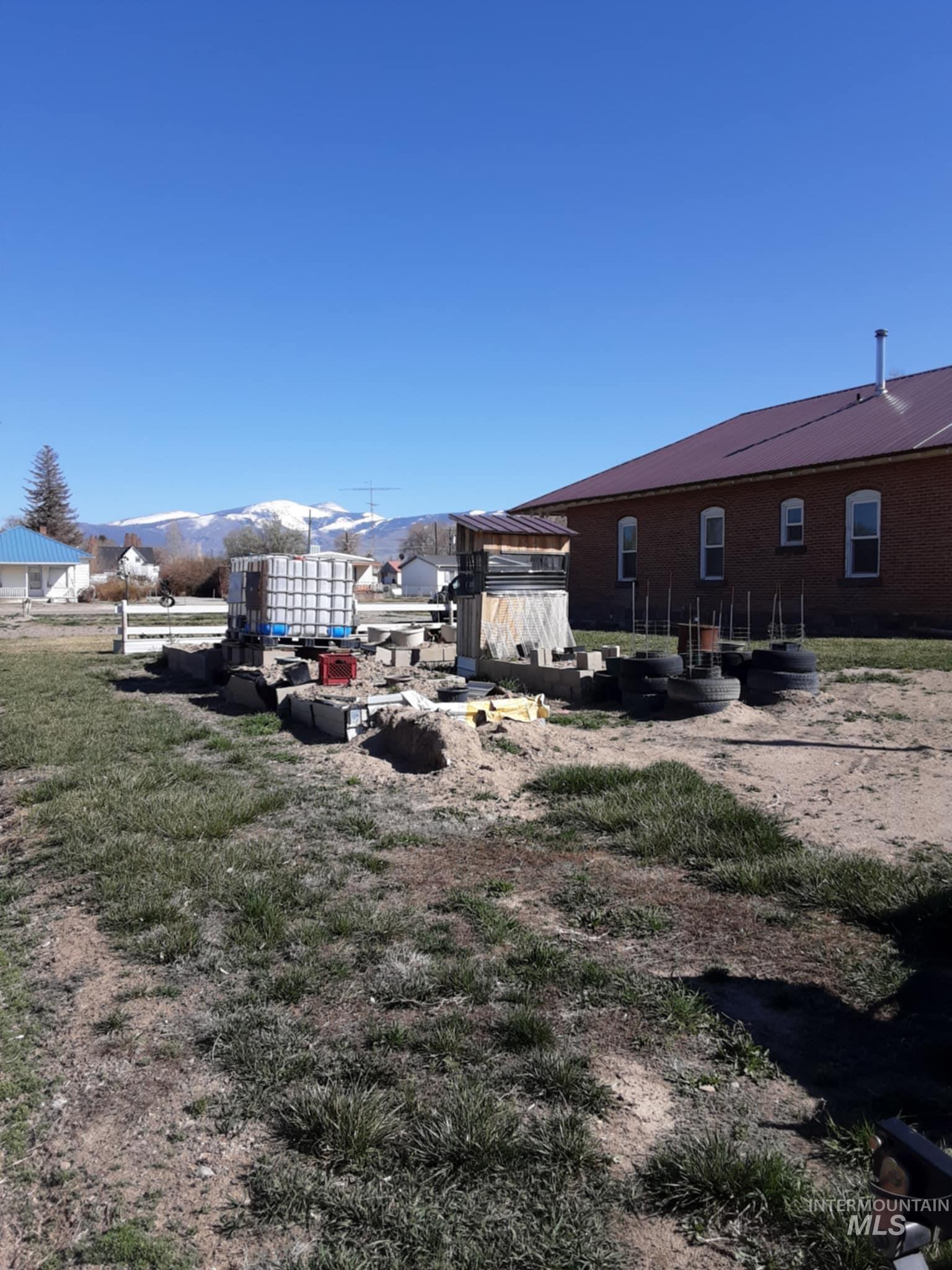 main property photo 40
