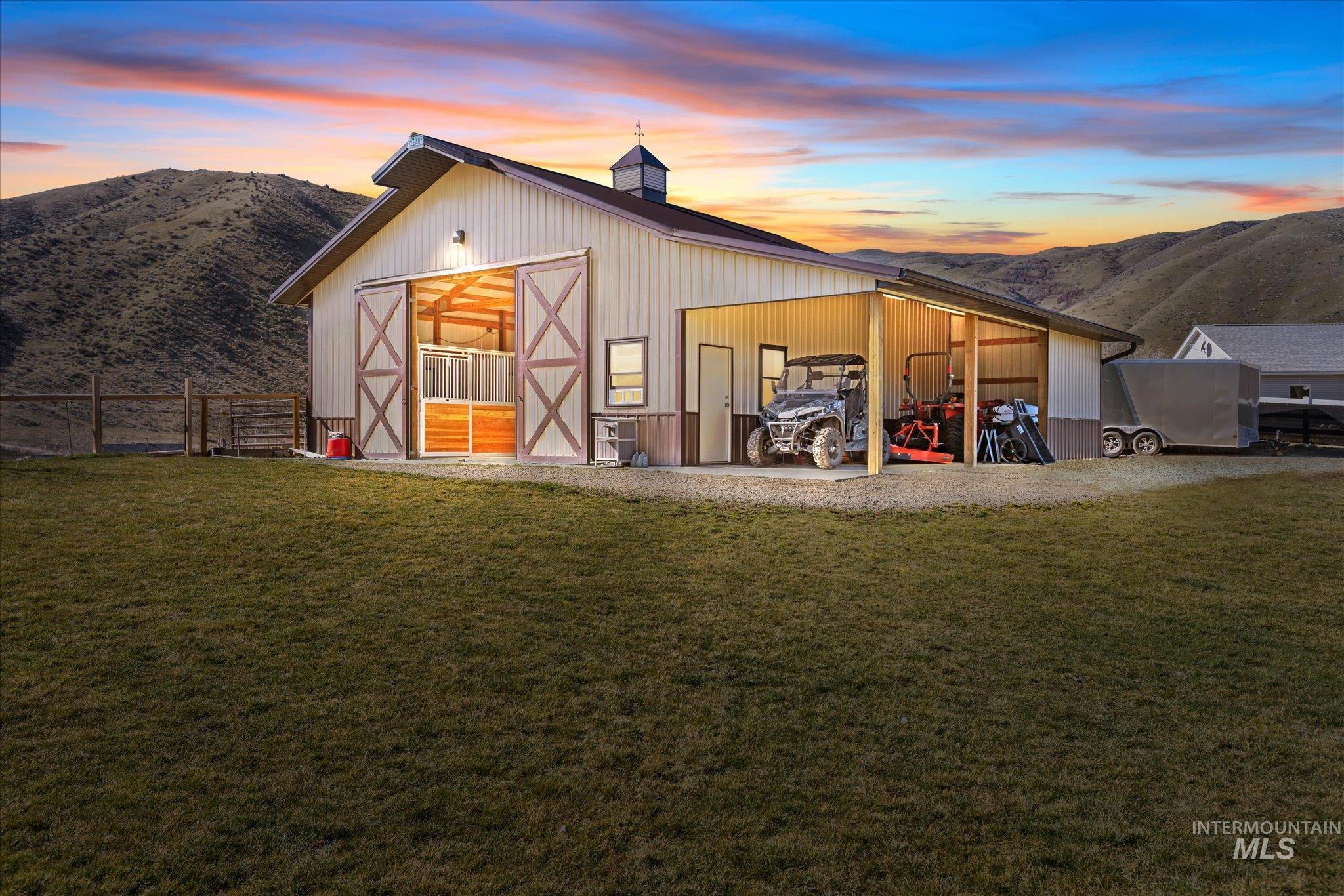 main property photo 40