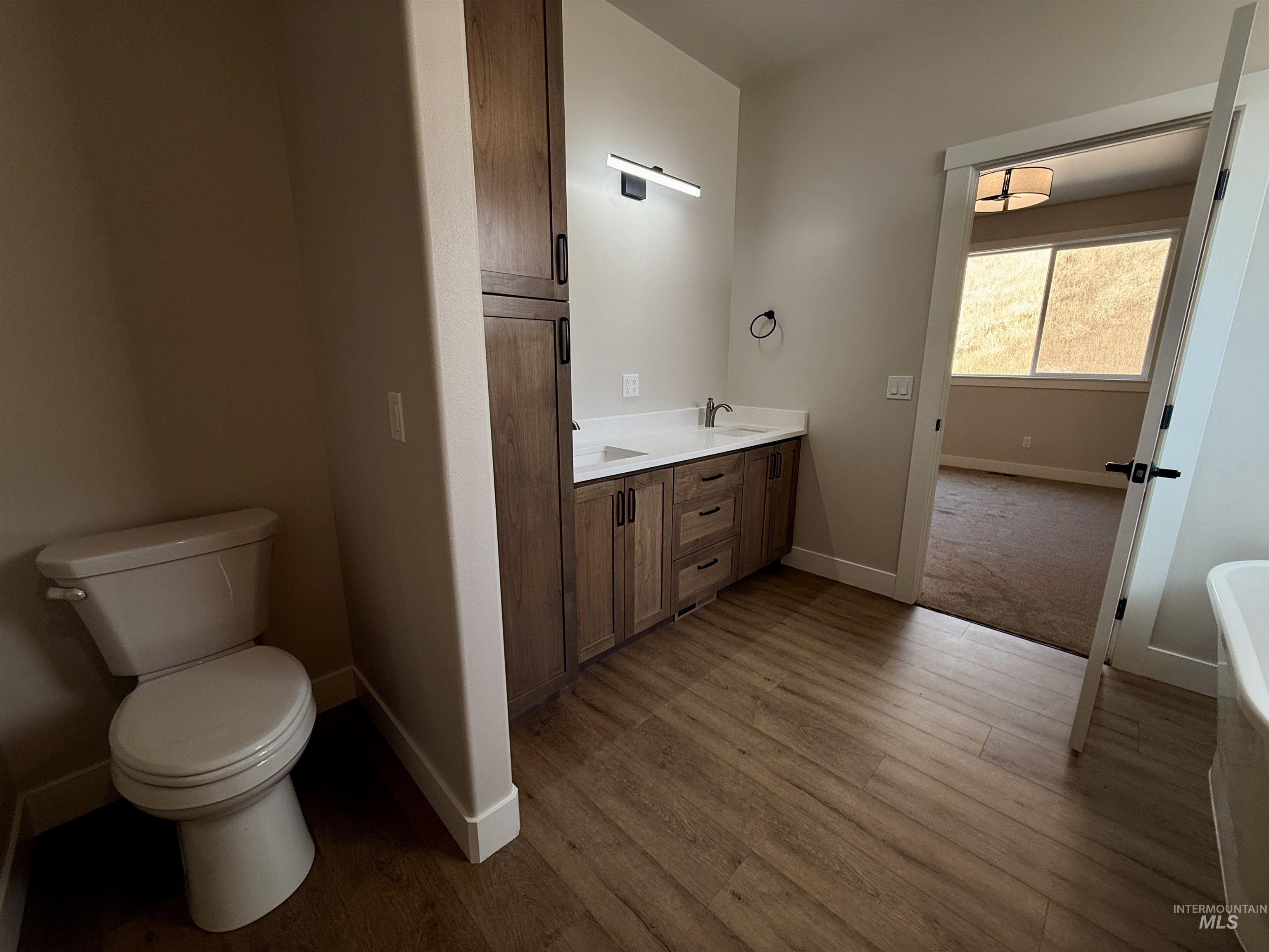 property viewer photo 16