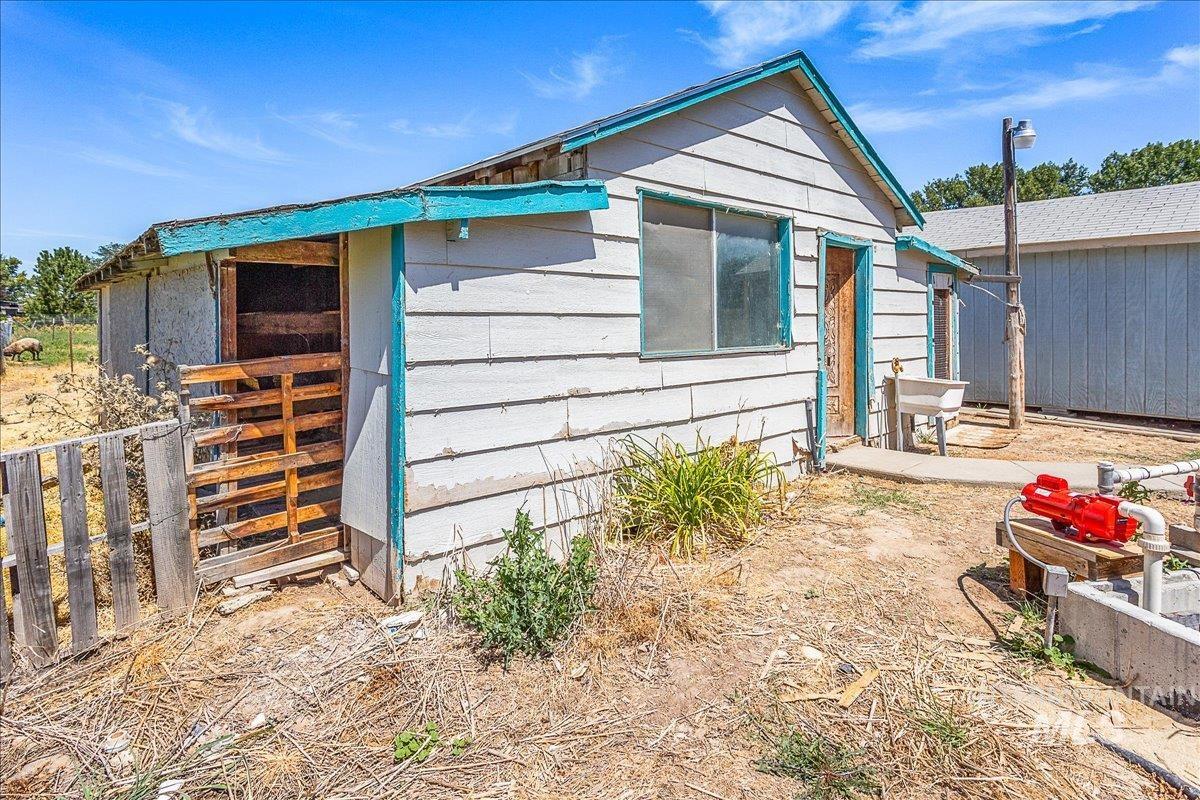 main property photo 40