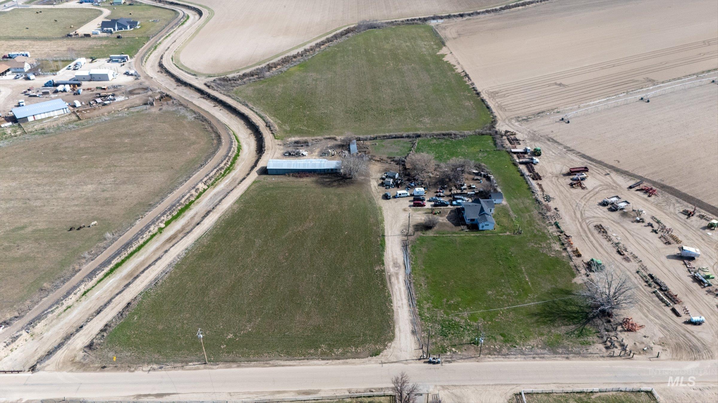 main property photo 38