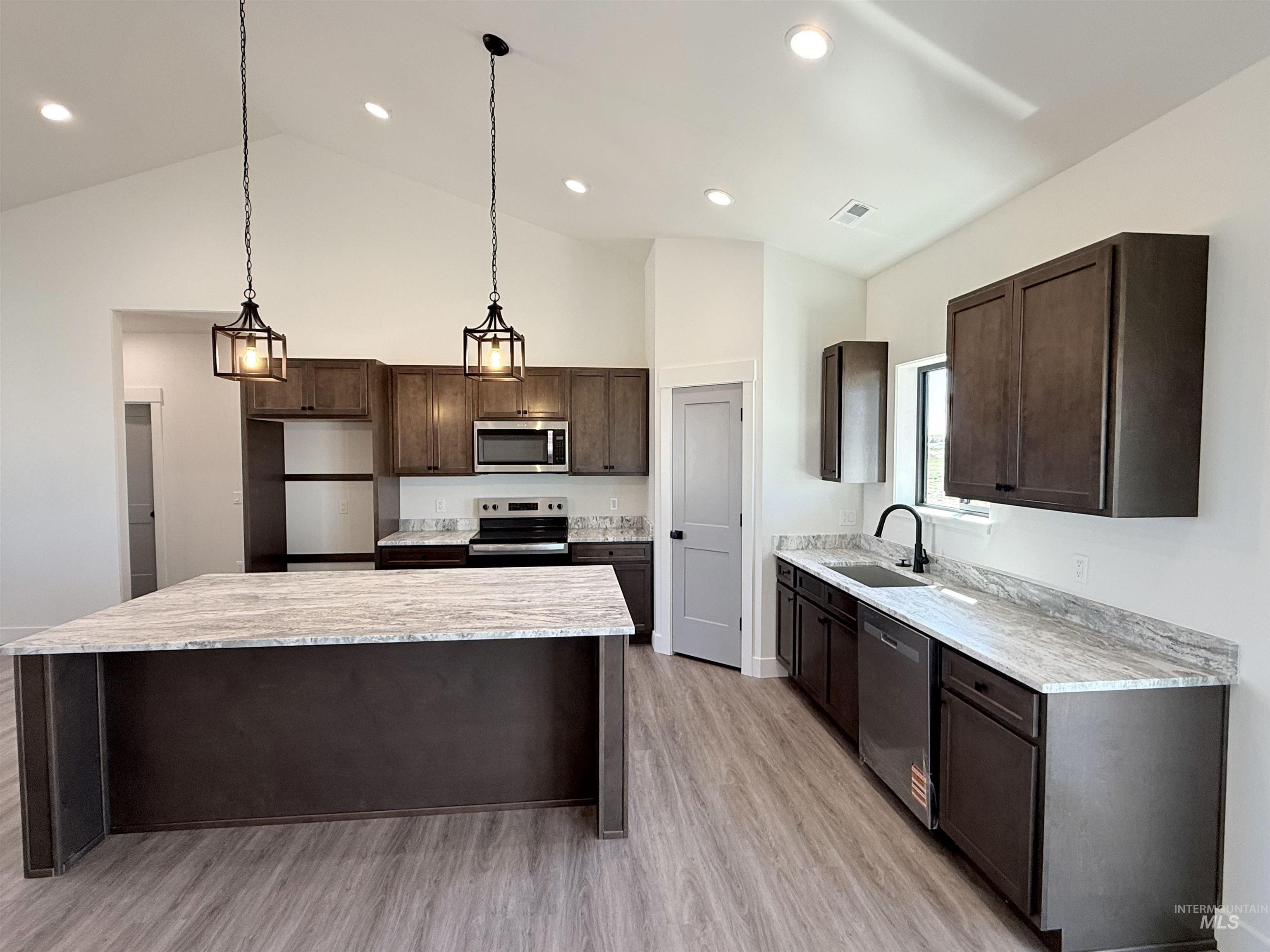 property viewer photo 6