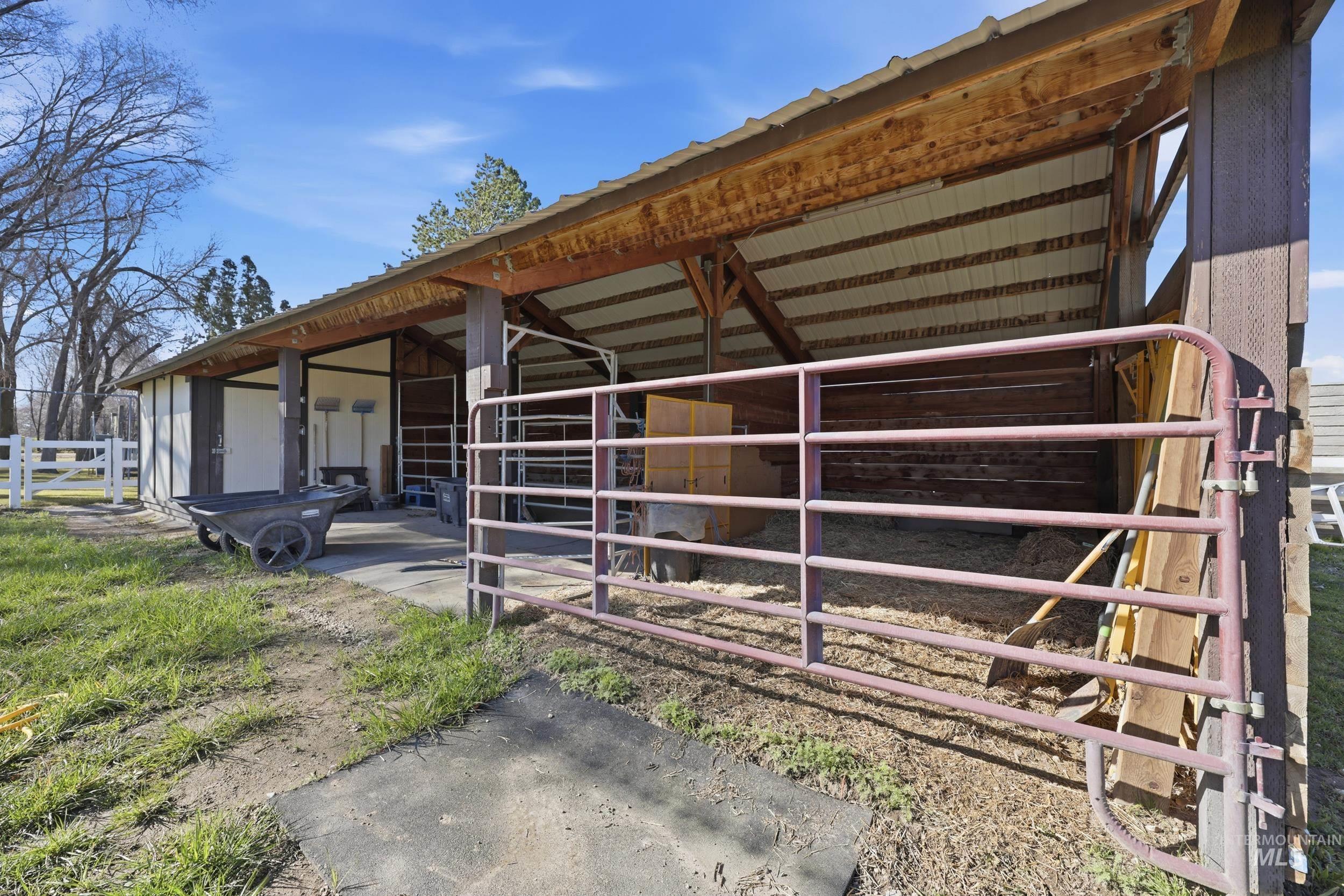 main property photo 30