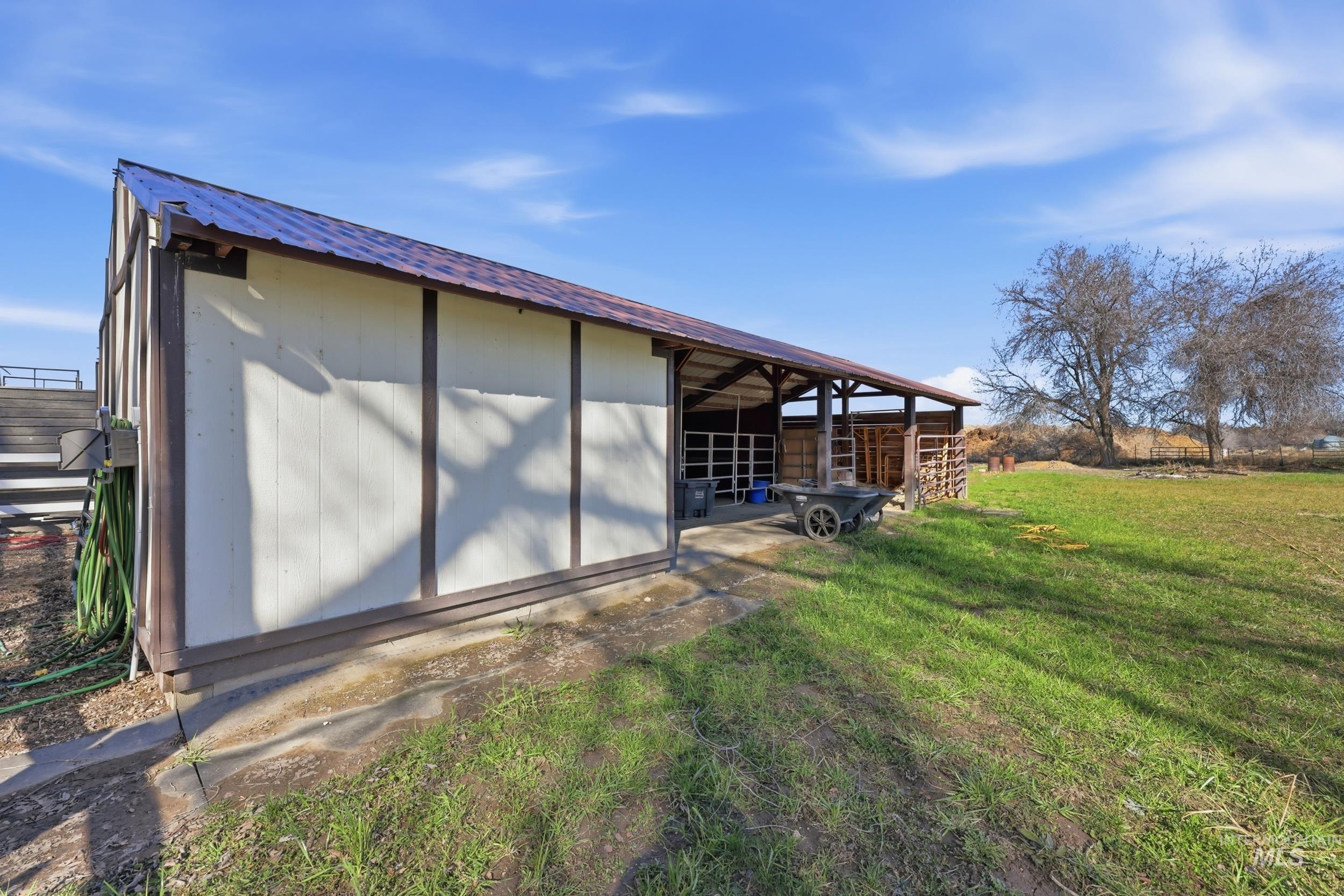 main property photo 35