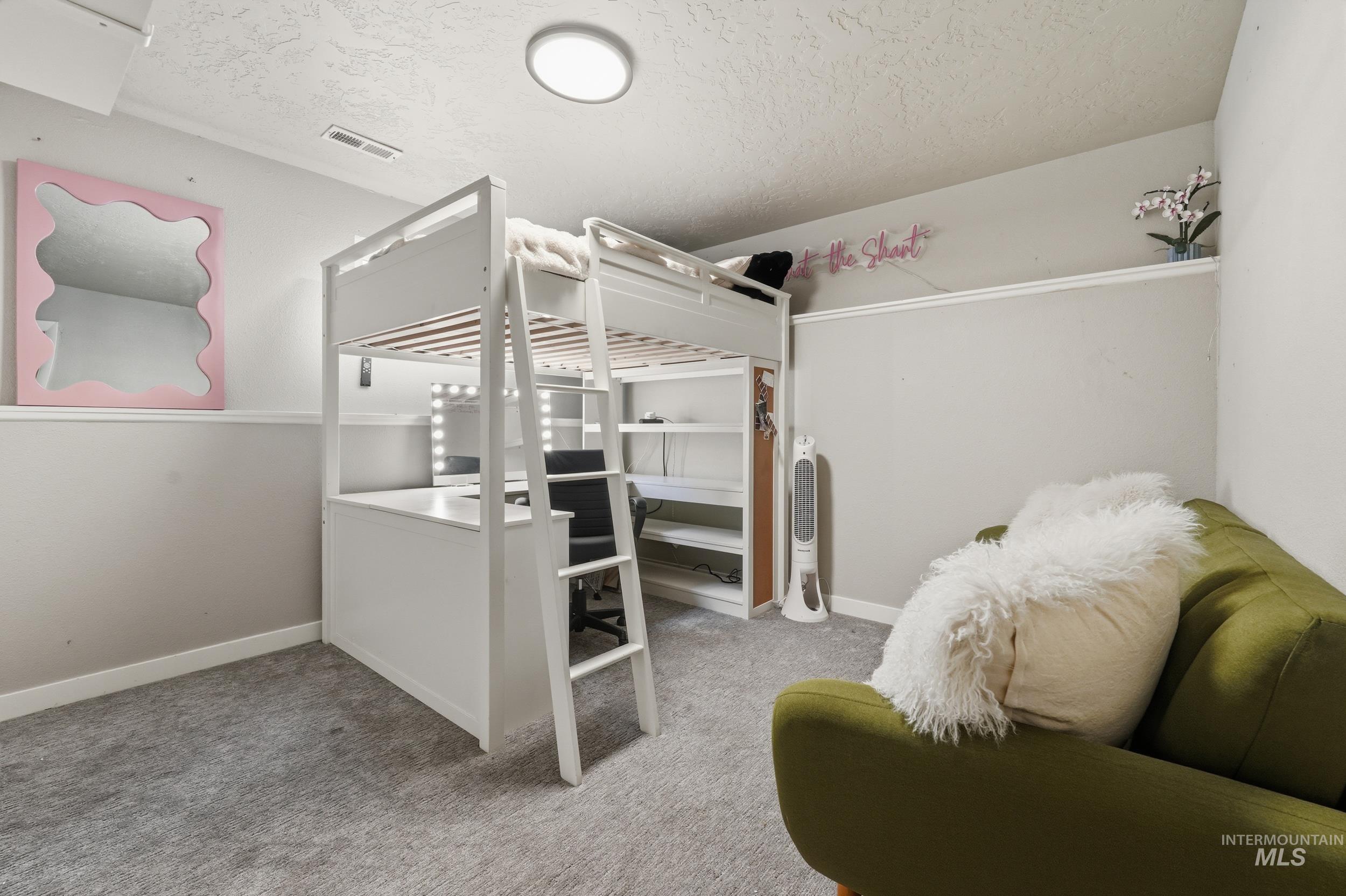 property viewer photo 18
