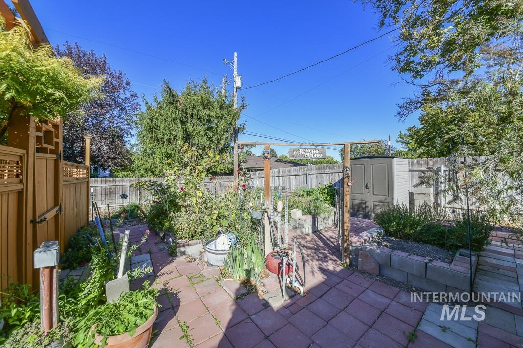 main property photo 41